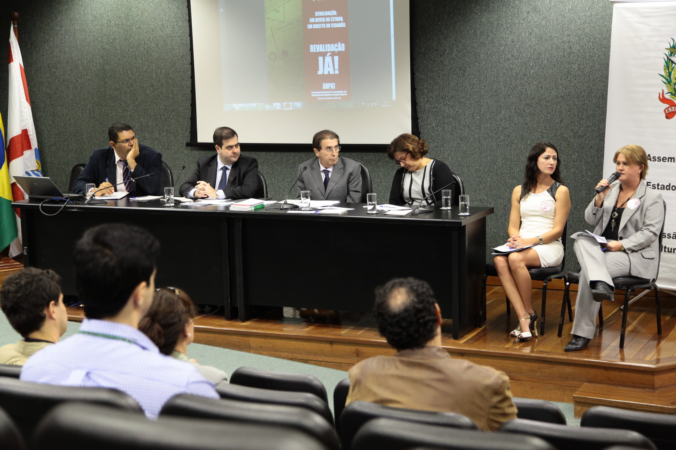 Audiência Pública para discutir sobre Admissão no Estado de Santa Catarina de Diplomas de Pós-Graduação obtidos no exterior. Foto: Miriam Zomer