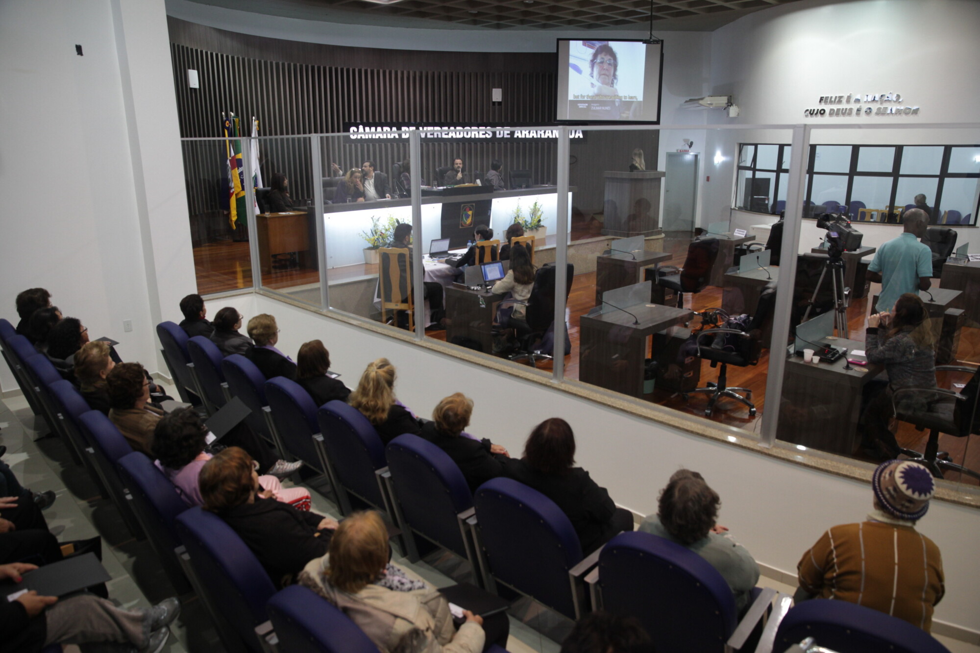 Debates e pesquisas pelo estado buscam garantir qualidade de vida aos idosos