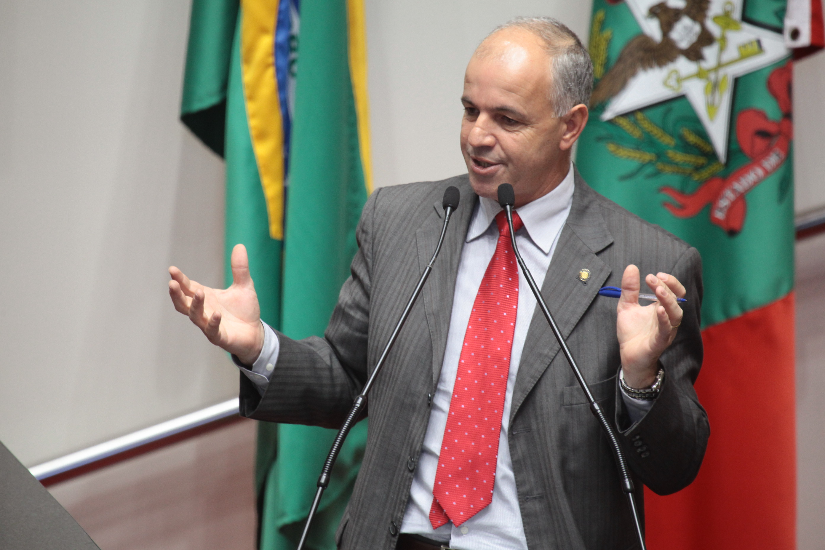 Sessão Ordinária - Plenário Osni Régis. Foto: Miriam Zomer