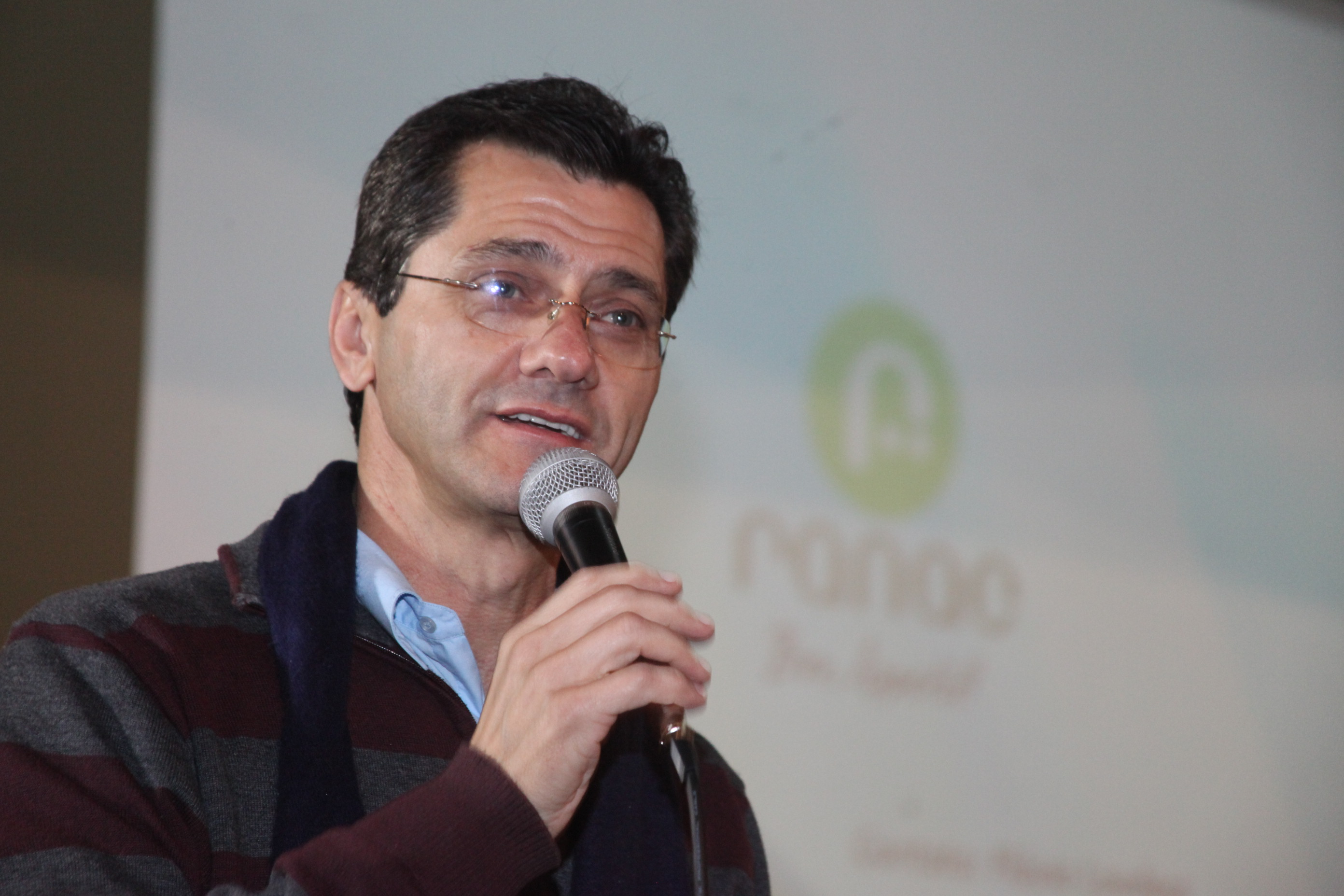 Deputado Jailson Lima (PT) promove visita de prefeitos e vereadores do Alto Vale, de Massaranduba e de Araranguá à Ranac, empresa de criação e beneficiamento de carne de rã. Foto: Fábio Queiroz.