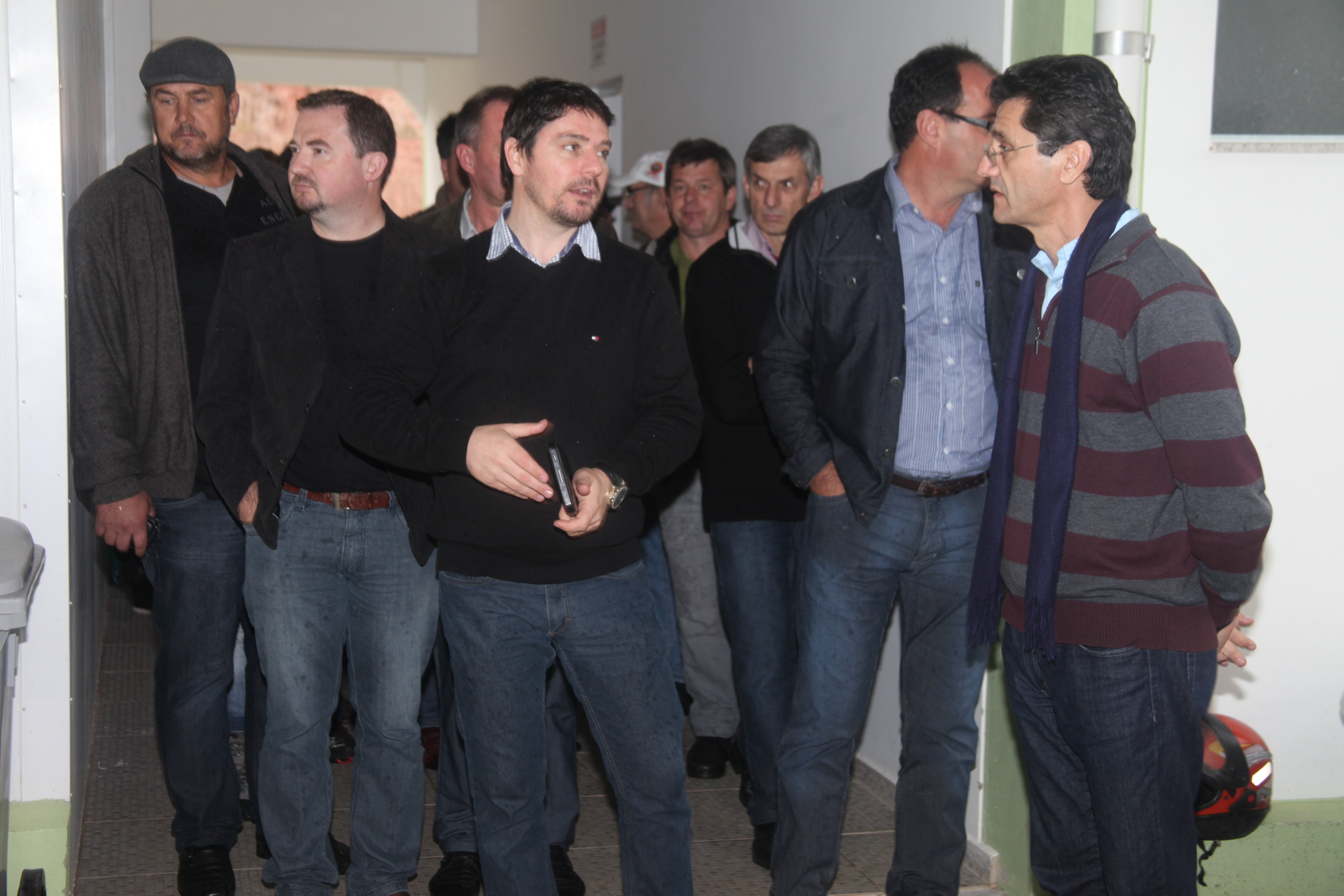 Deputado Jailson Lima (PT) promove visita de prefeitos e vereadores do Alto Vale, de Massaranduba e de Araranguá à Ranac, empresa de criação e beneficiamento de carne de rã. Foto: Fábio Queiroz.