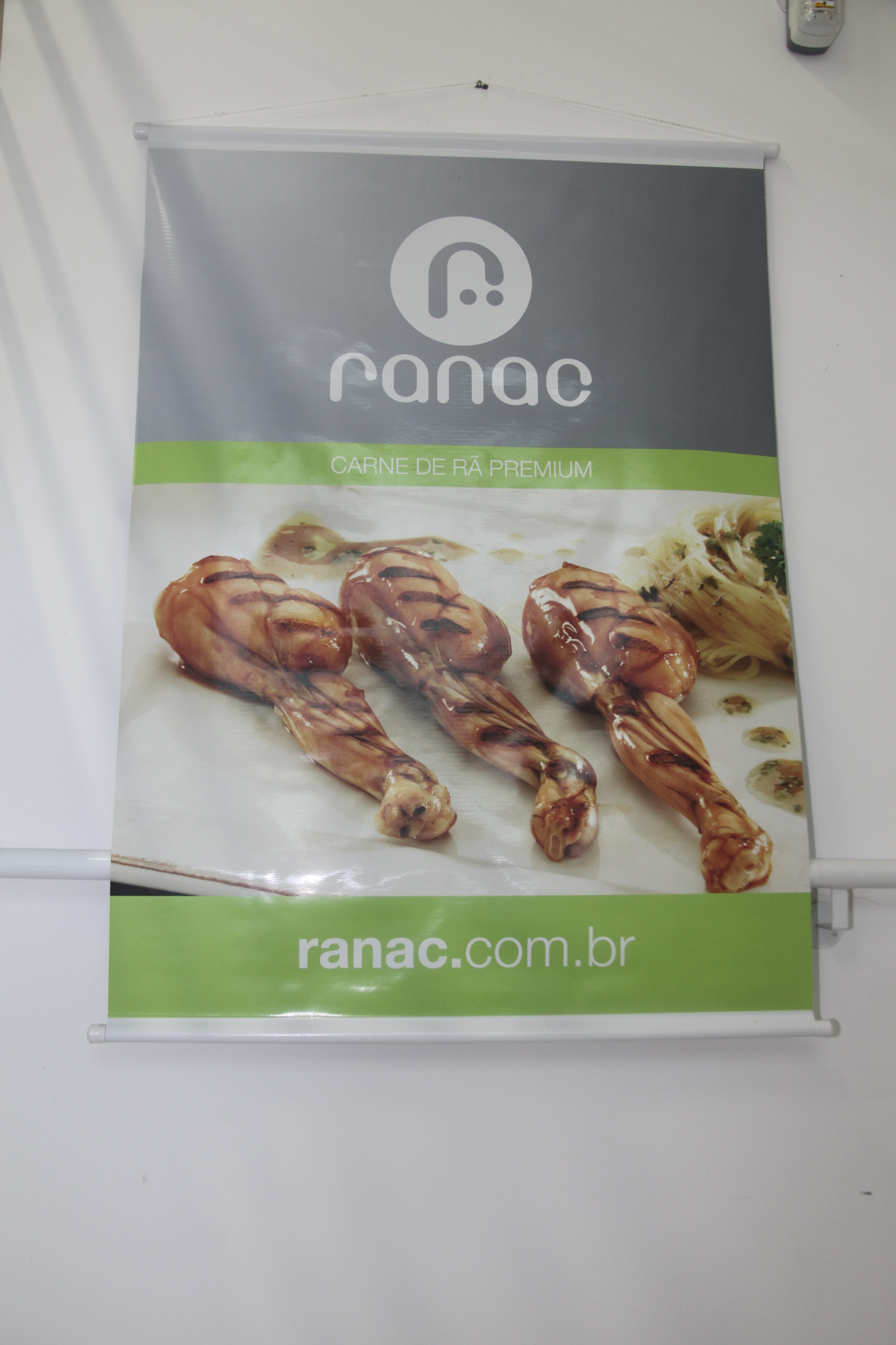 Deputado Jailson Lima (PT) promove visita de prefeitos e vereadores do Alto Vale, de Massaranduba e de Araranguá à Ranac, empresa de criação e beneficiamento de carne de rã. Foto: Fábio Queiroz.