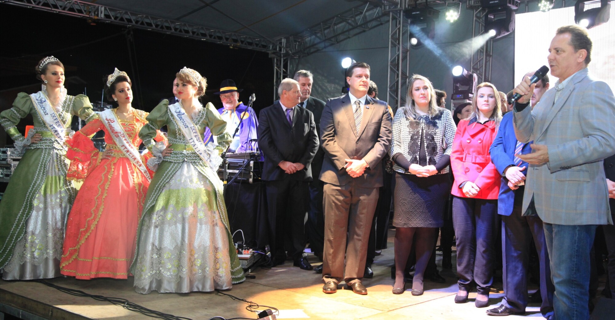 Deputados prestigiam a Festa da Gastronomia de Nova Veneza