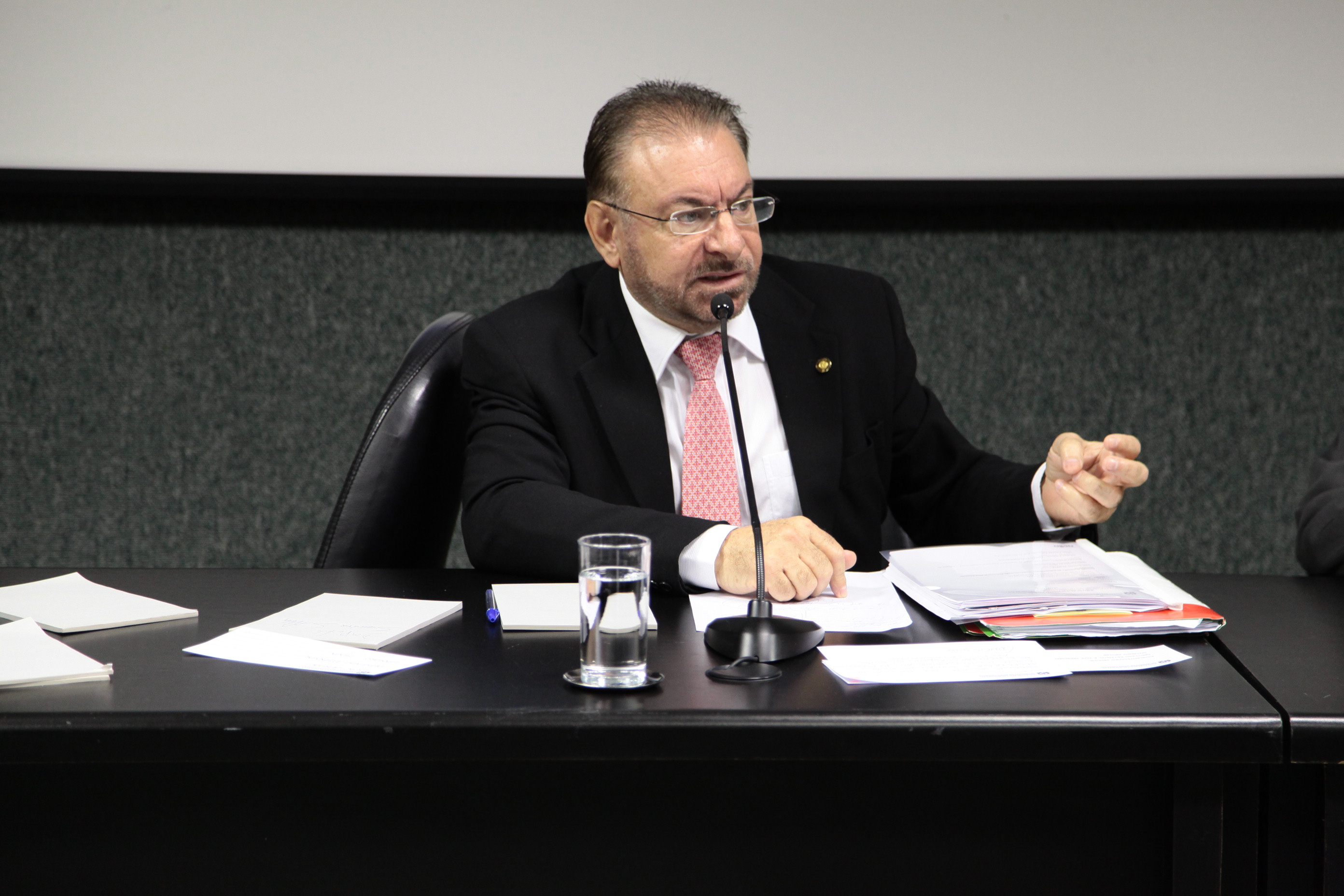 Reunião da Comissão de Saúde. Deputado Volnei Morastoni (PT) Foto: Miriam Zomer