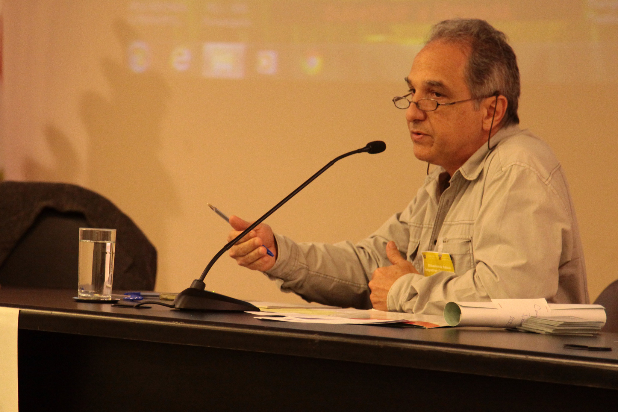 II Seminário de Práticas Integrativas e Complementares da Região Sul. Hilton Sarcinelli Luz, Mediador. Foto: Miriam Zomer