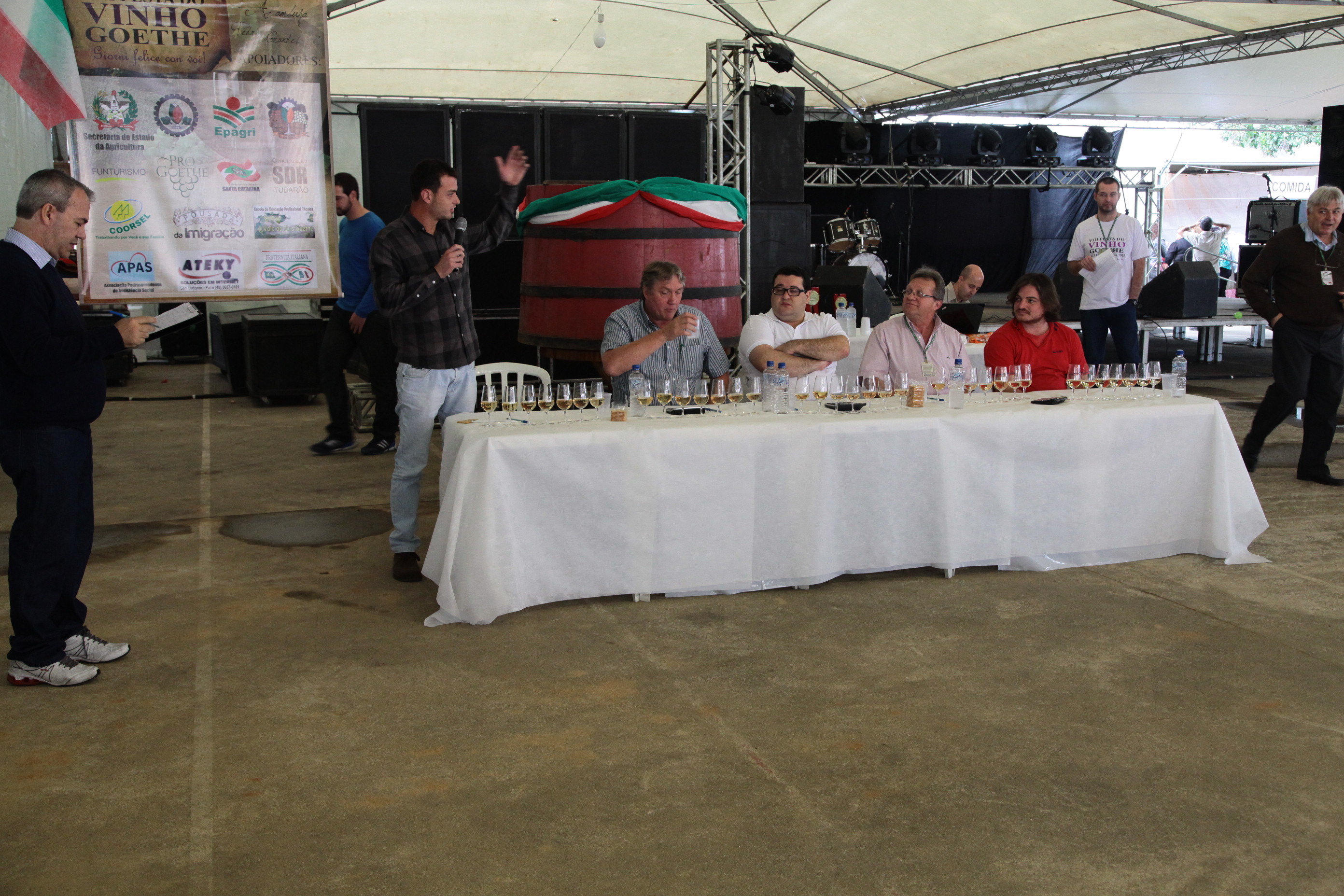 Segundo dia da VIII Festa do Vinho Goethe - Pedras Grandes. Concurso do Vinho Goethe. Foto: Miriam Zomer