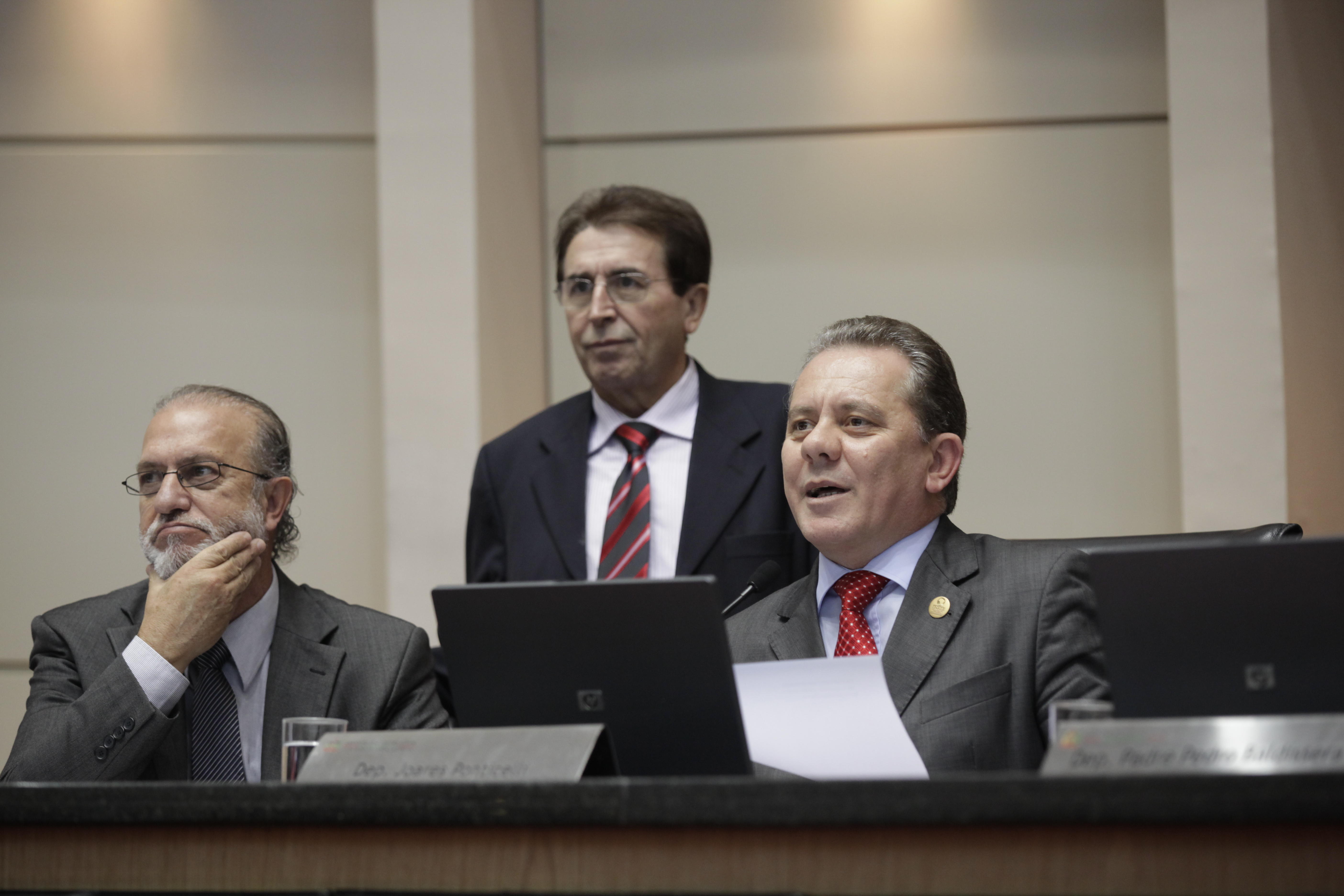 Sessão Ordinária - Plenário Osni Régis. Foto: Carlos Kilian