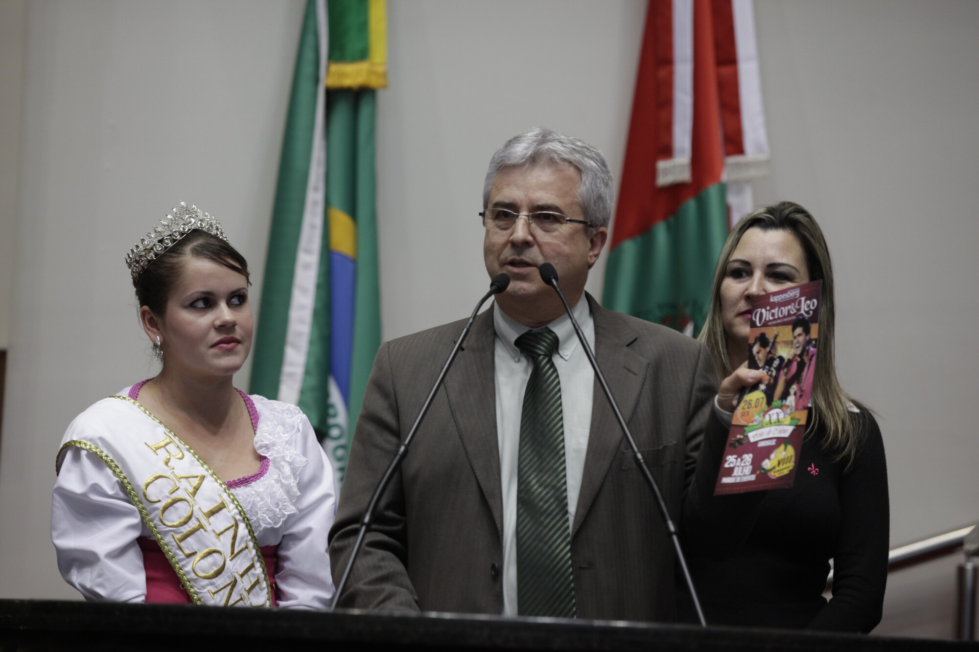 Na tribuna, prefeitos de Maracajá e Garuva divulgam festas do colono no estado