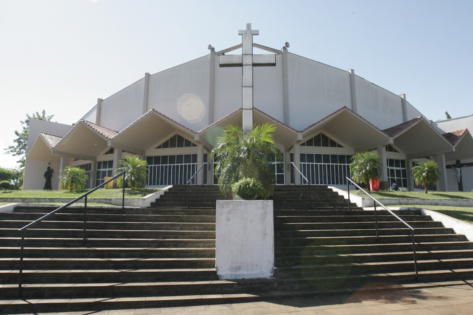CCJ aprova proposta de isenção de ICMS para templos religiosos