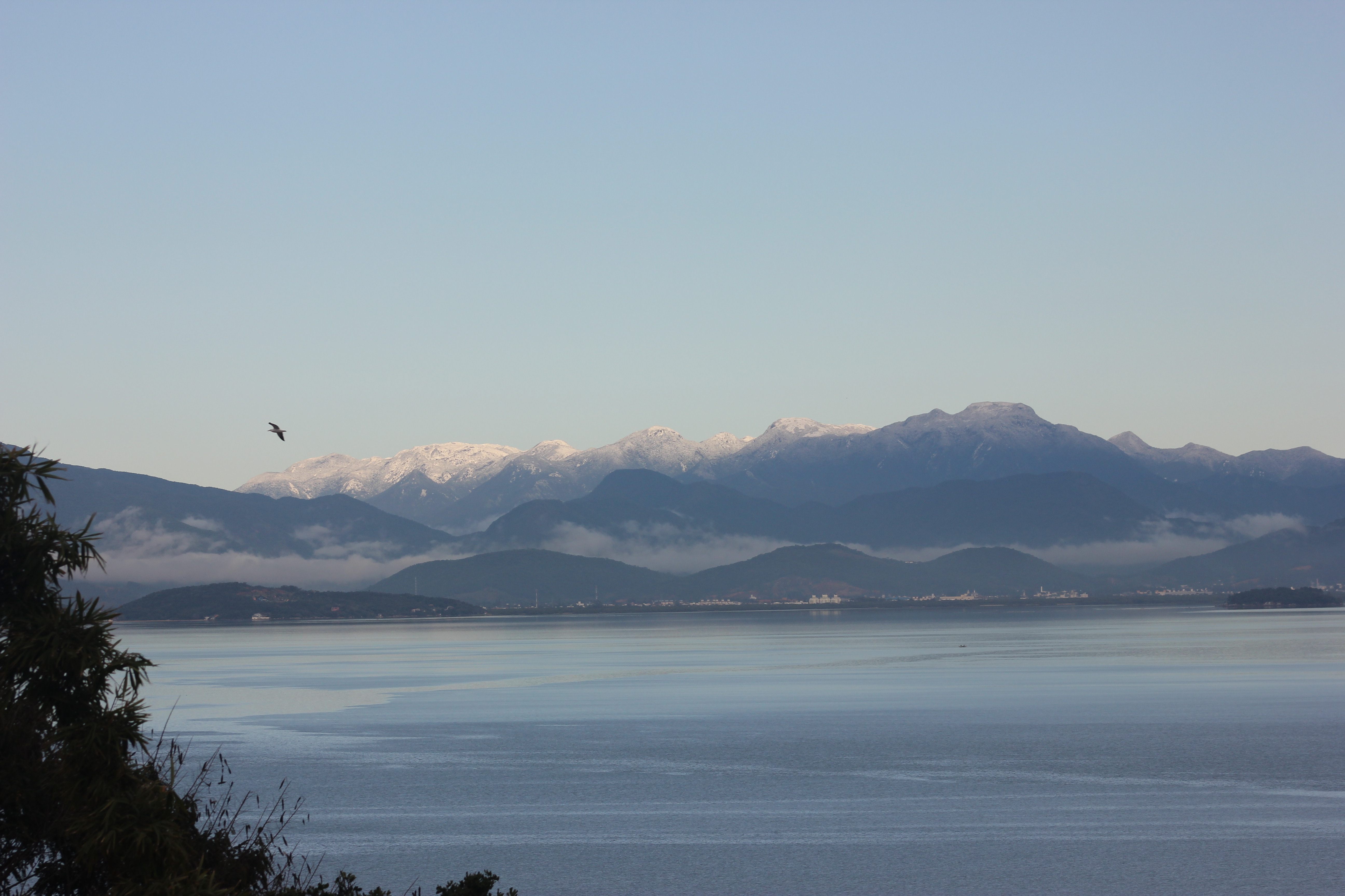 Neve no alto do Morro do Cambirela, em Palhoça na Grande Florianópolis. Foto: Alberto Neves Jr.