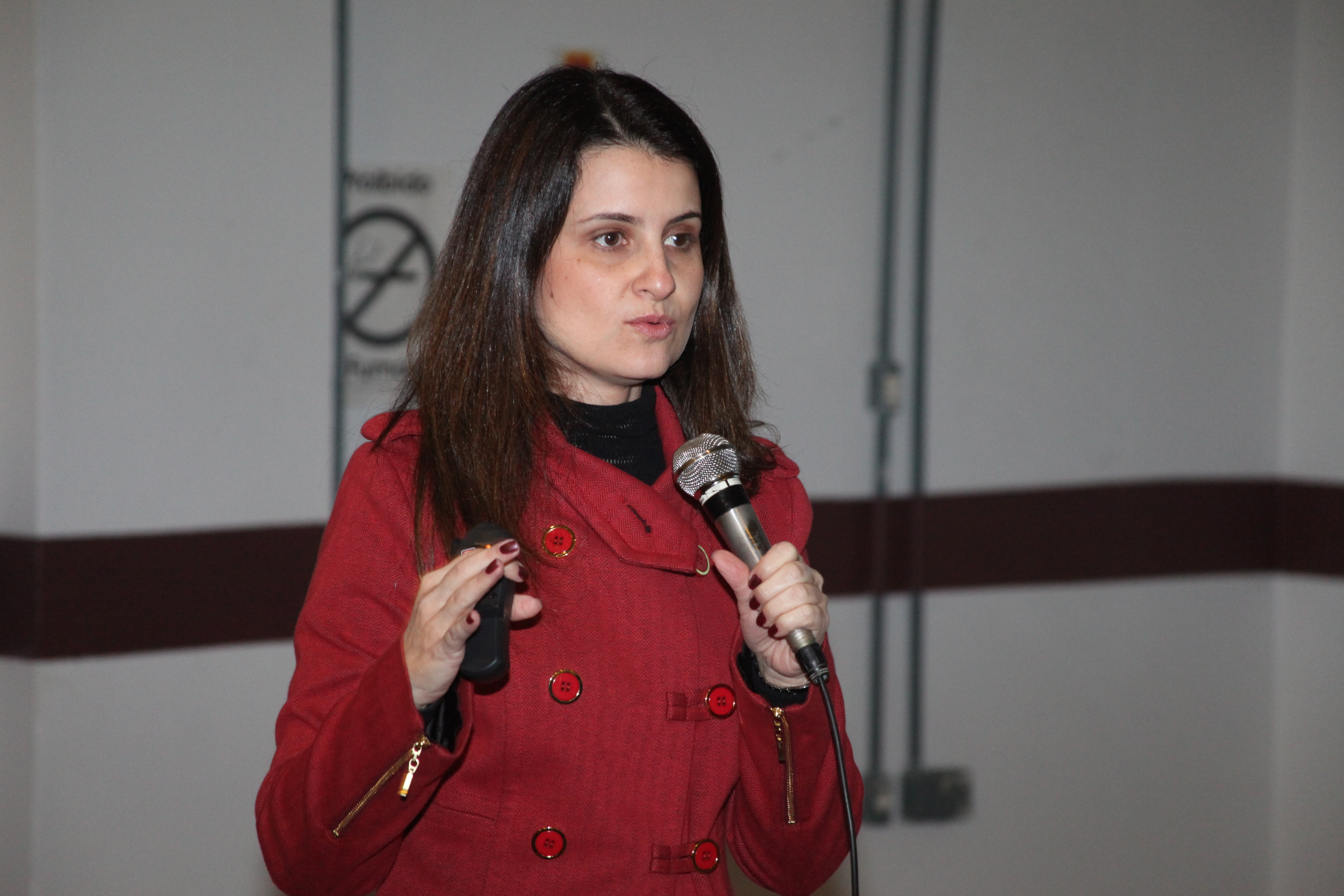 Palestra Agimax - Esquadrias e Normas Técnicas - Palestrante: Cíntia Figueiredo. Foto: Fábio Queiroz