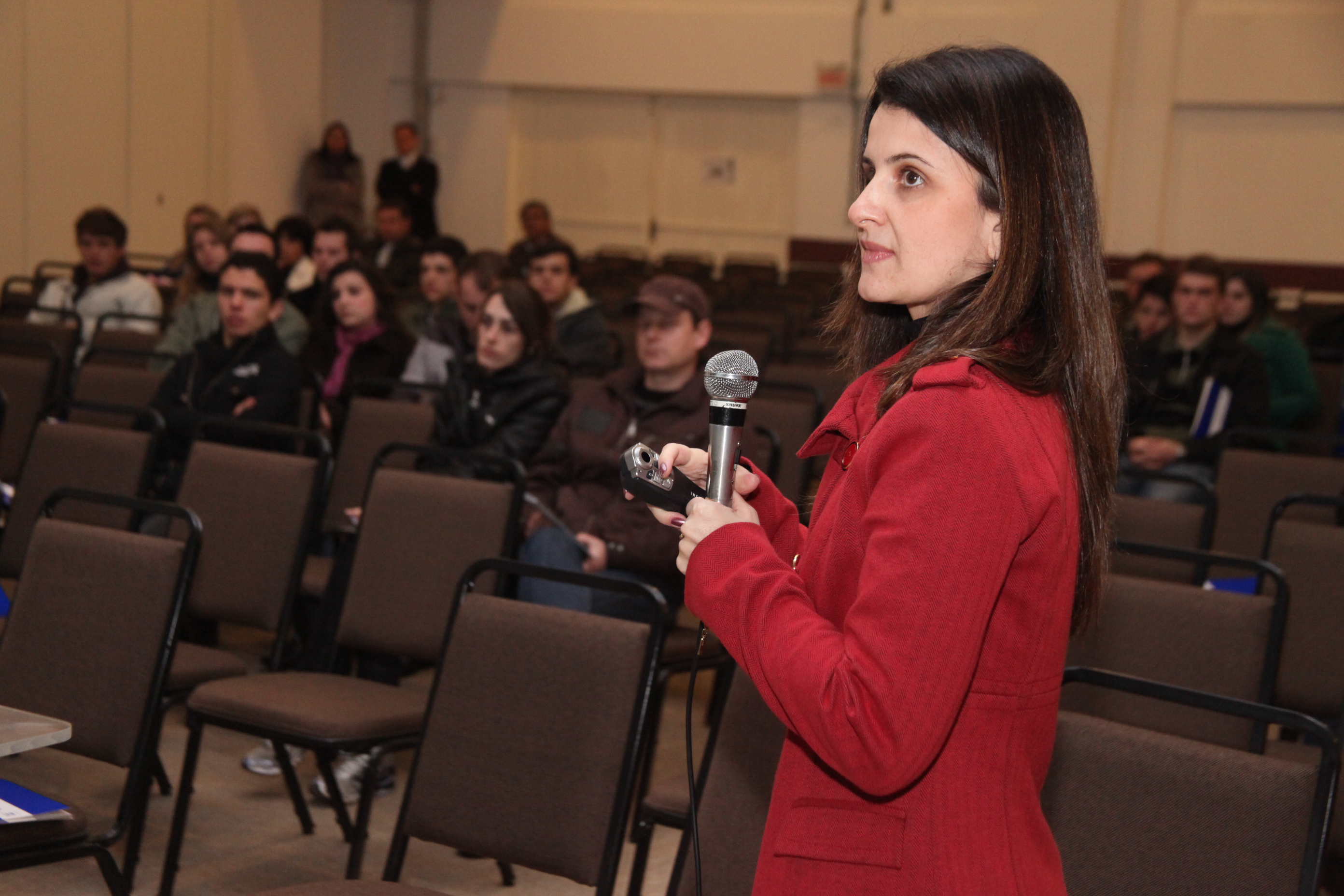 Palestra Agimax - Esquadrias e Normas Técnicas - Palestrante: Cíntia Figueiredo. Foto: Fábio Queiroz