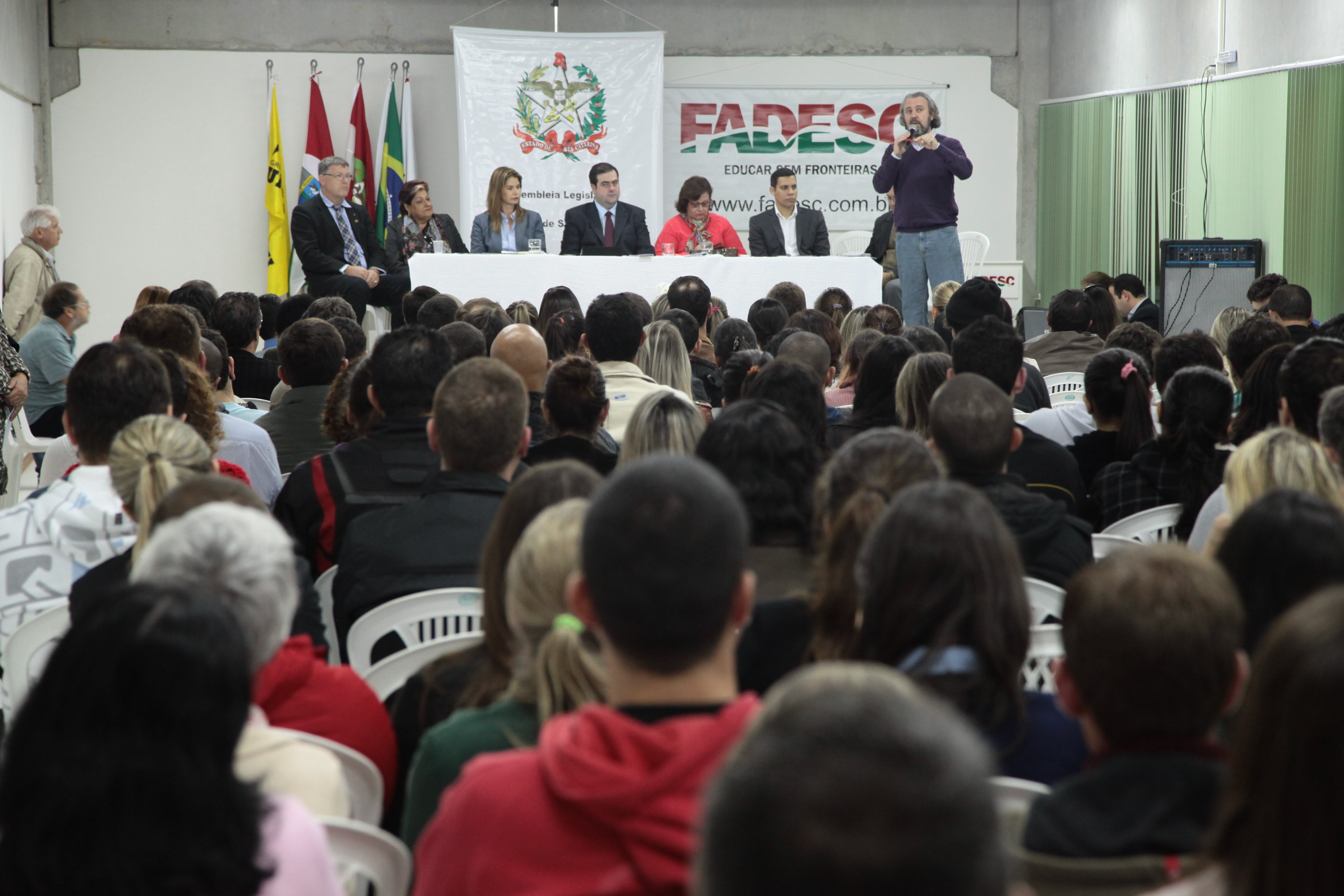 Audiência Pública da Comissão de Educação no município de Palhoça. Foto: Miriam Zomer