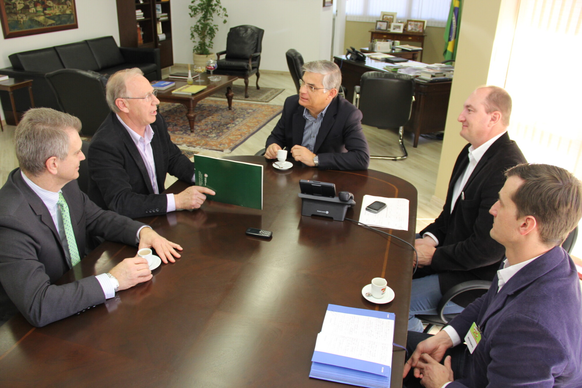 Deputado Mauro acompanha prefeito Valar em audiências na Capital