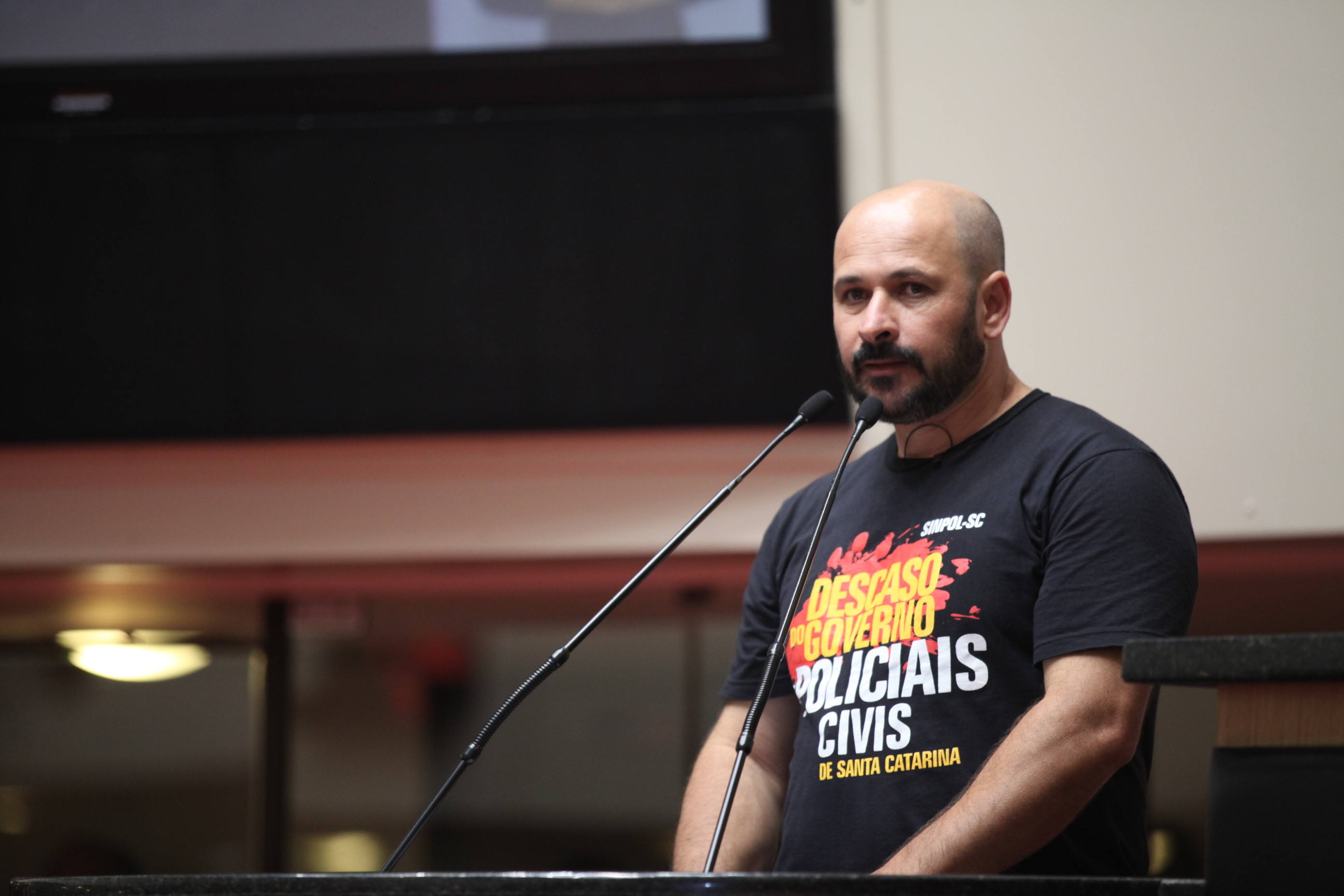 Sessão Ordinária - Plenário Osni Regis - Arilson Nazário - Diretor-geral do SIMPOL-SC - Foto: Solon Soares