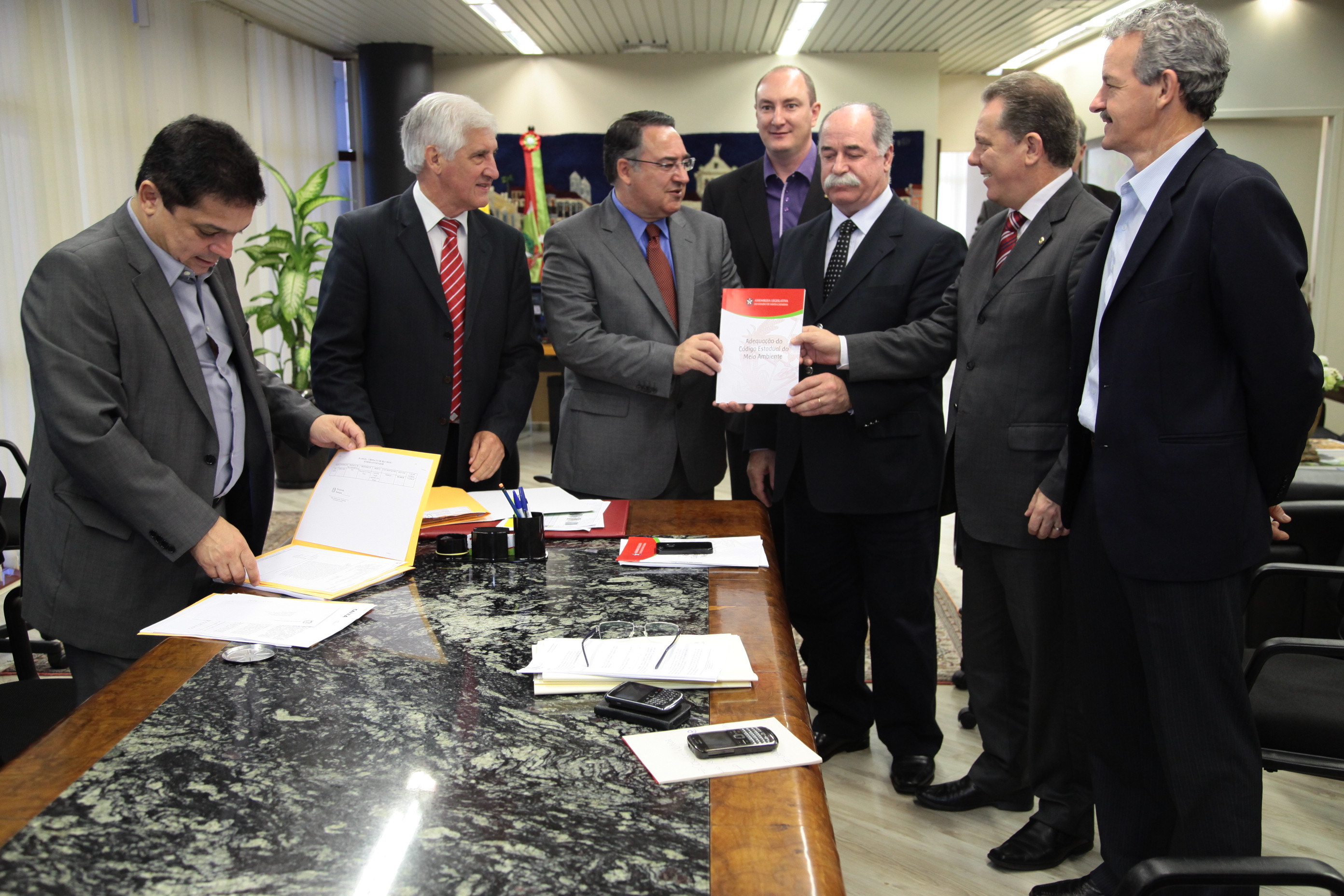 Entrega do Anteprojeto do novo Código Ambiental de SC - Centro Administrativo. Foto: Miriam Zomer
