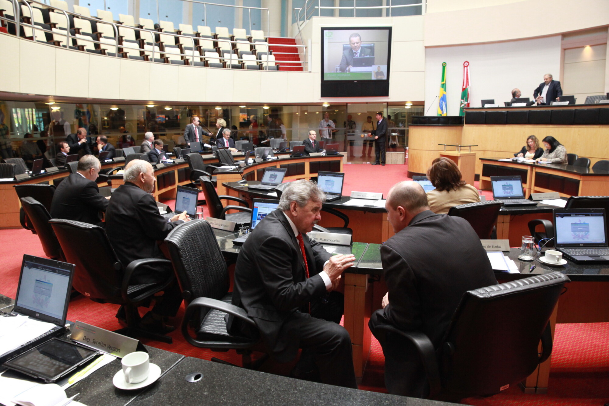 Assembleia realiza primeira consulta pública via internet