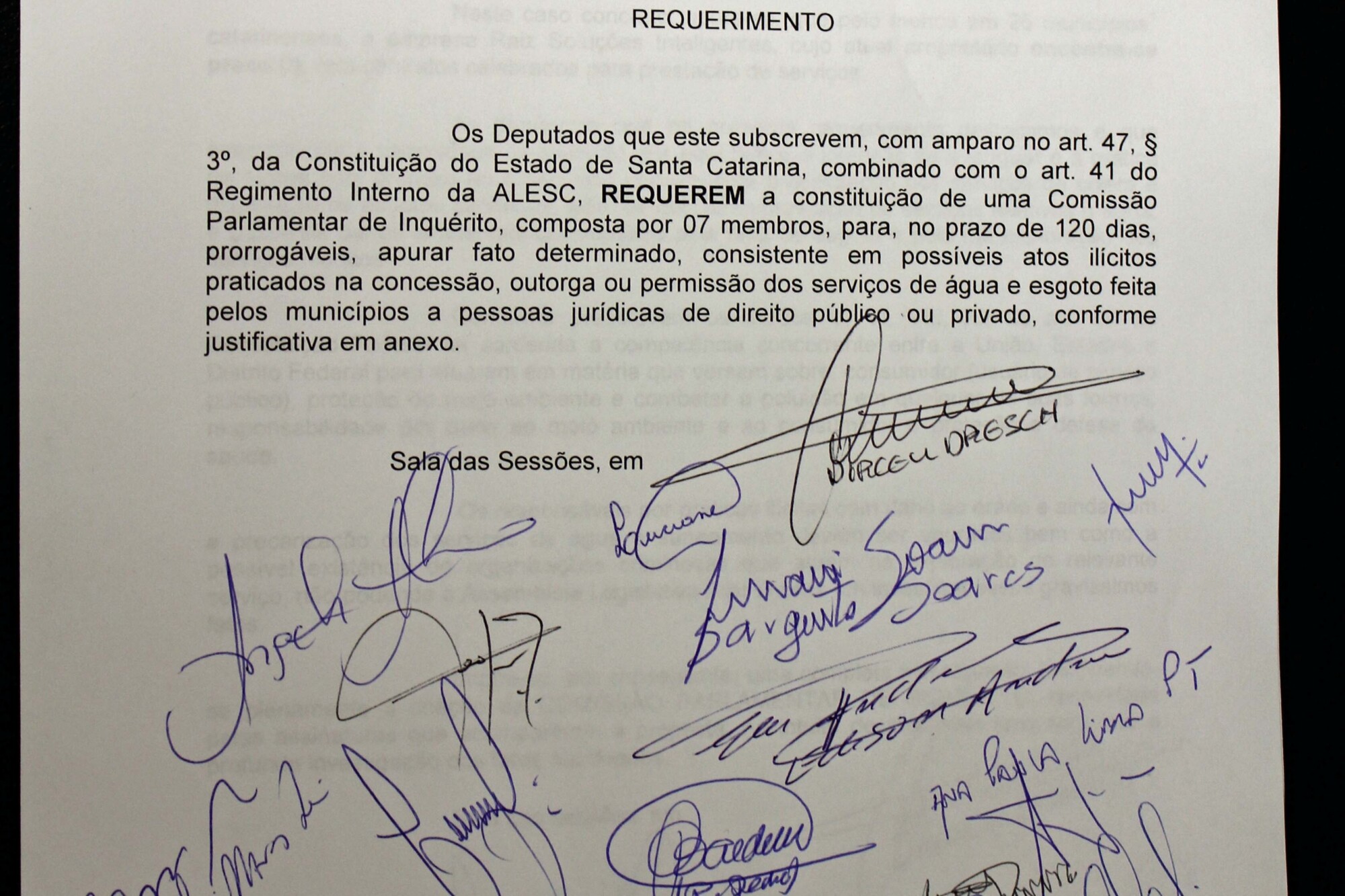 Angela consegue 14 assinaturas e viabiliza CPI das Águas em Santa Catarina