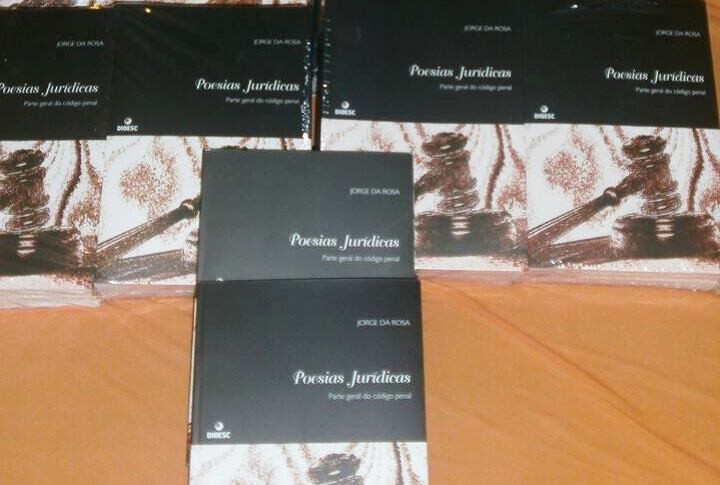 Livro transforma artigos do Código Penal Brasileiro em poesia