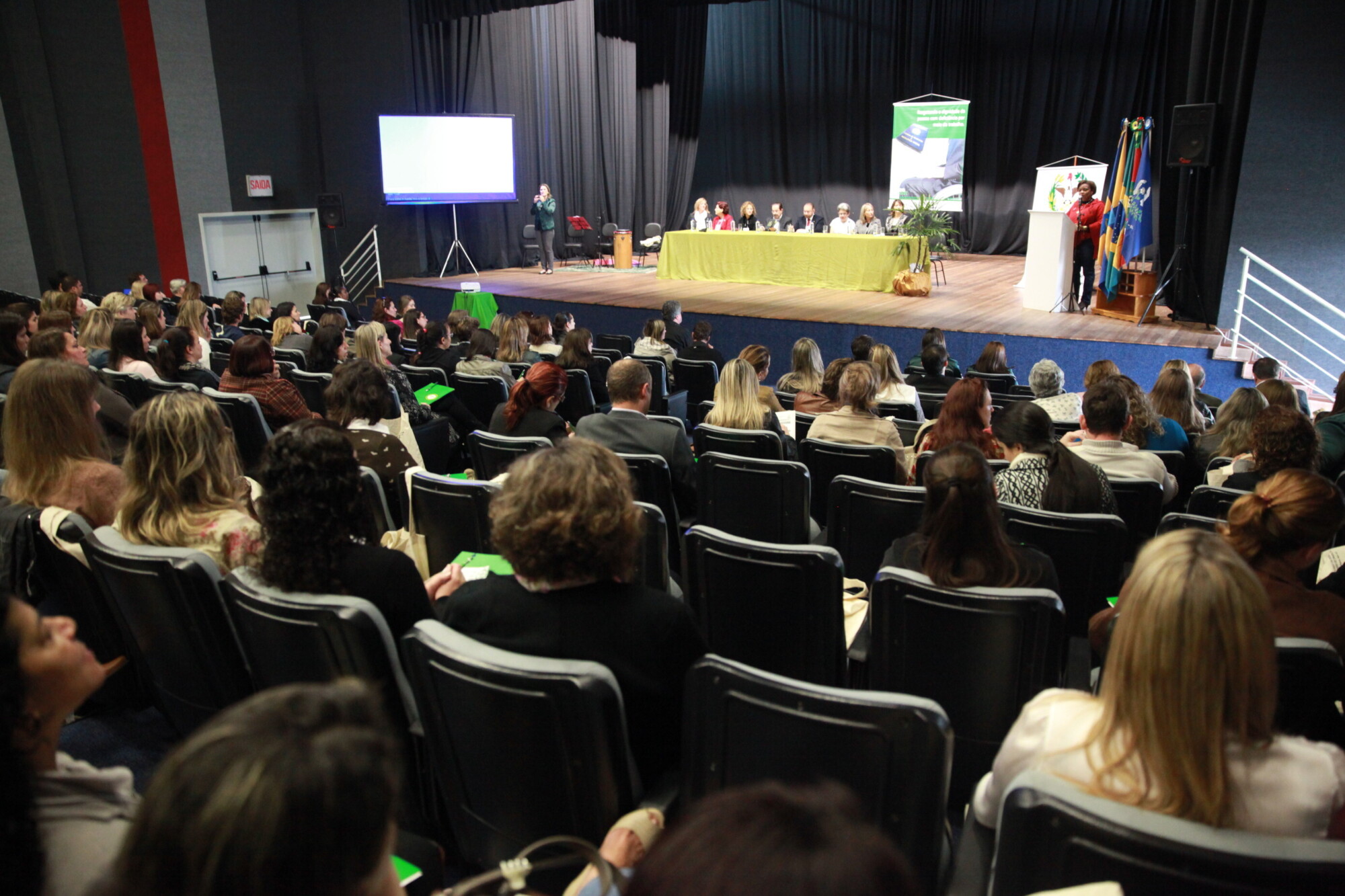 Seminário discute inclusão da pessoa com deficiência no mercado de trabalho