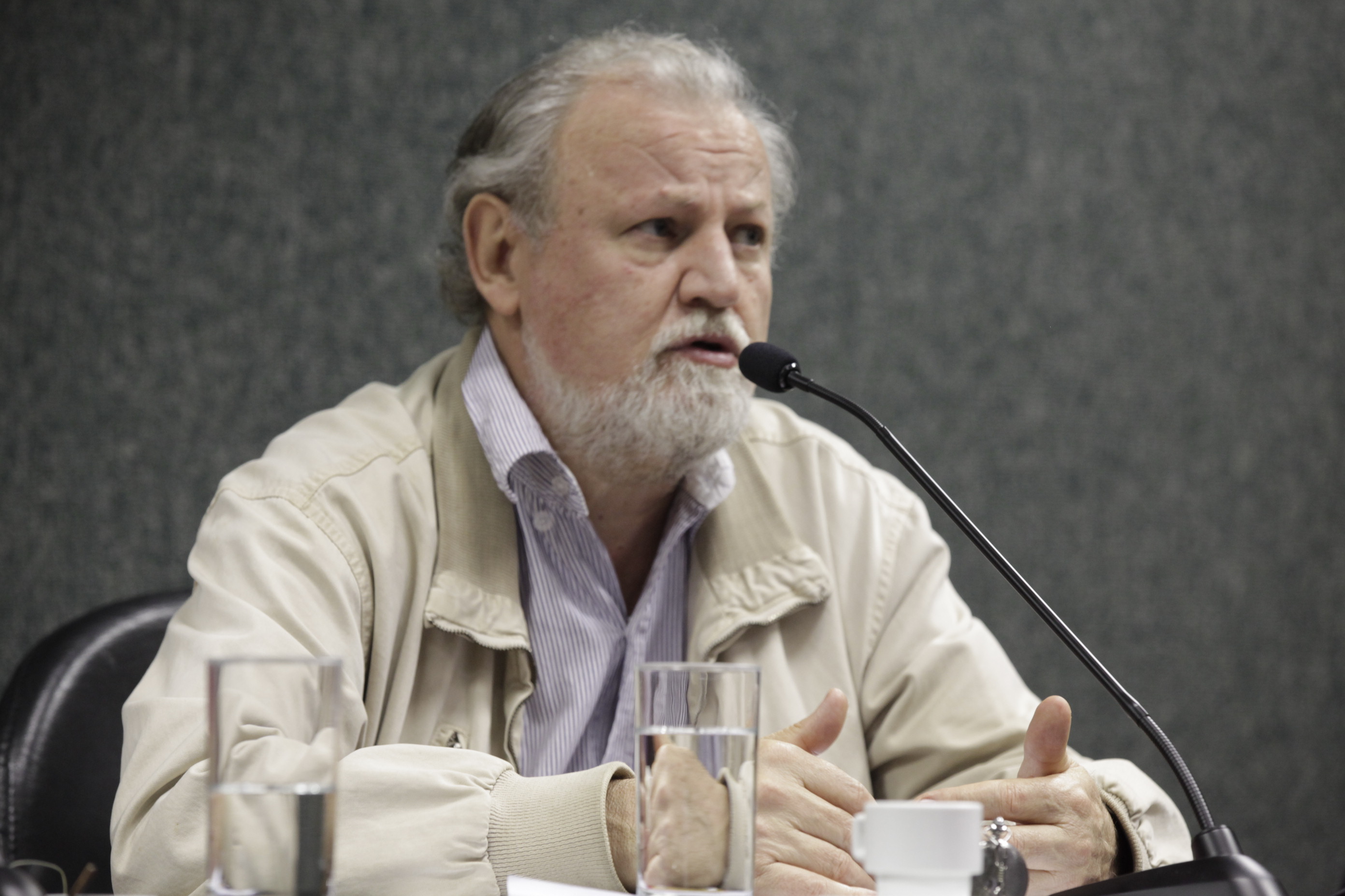 Debate sobre a Conjuntura Politica e Manifestações no Brasil - João Pedro Stédile - Foto : Carlos Kilian