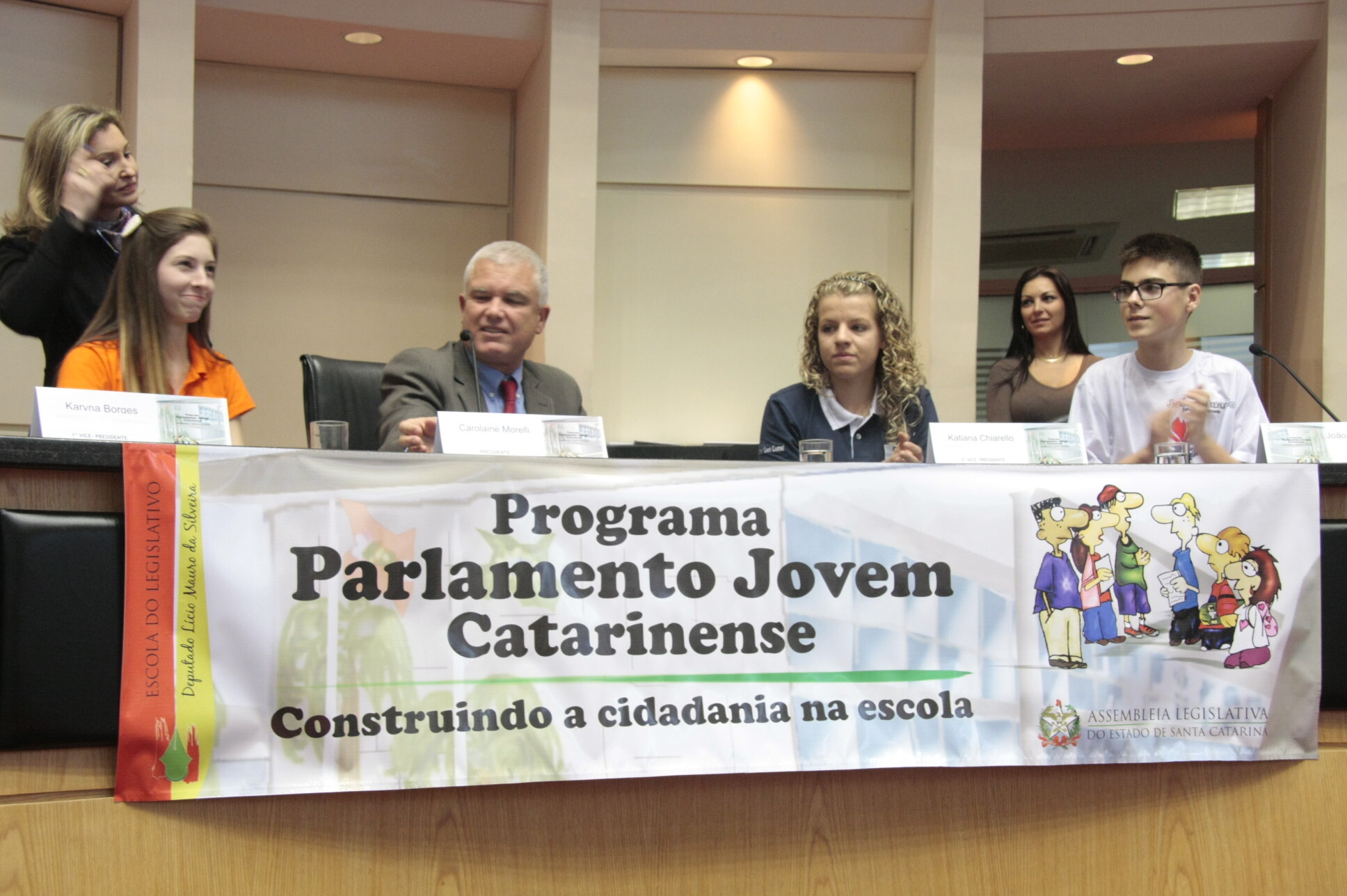 Parlamento Jovem encerra atividades com sessão ordinária