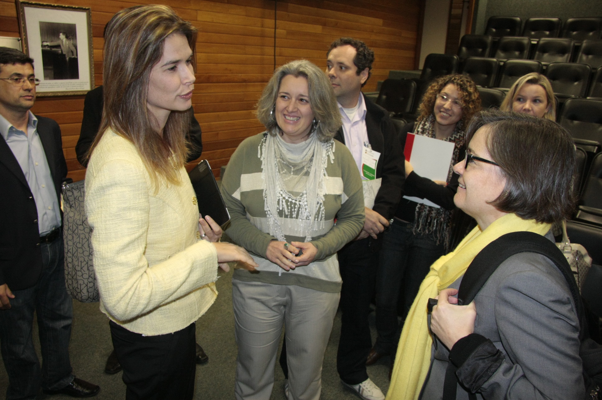 Palestra Infraestruturas e Serviços de Transporte Público no Brasil e na Europa: Soluções para financiamento, subsídios e desoneração do setor - Palestrante Profª Maria Carme Niralles Guasch.