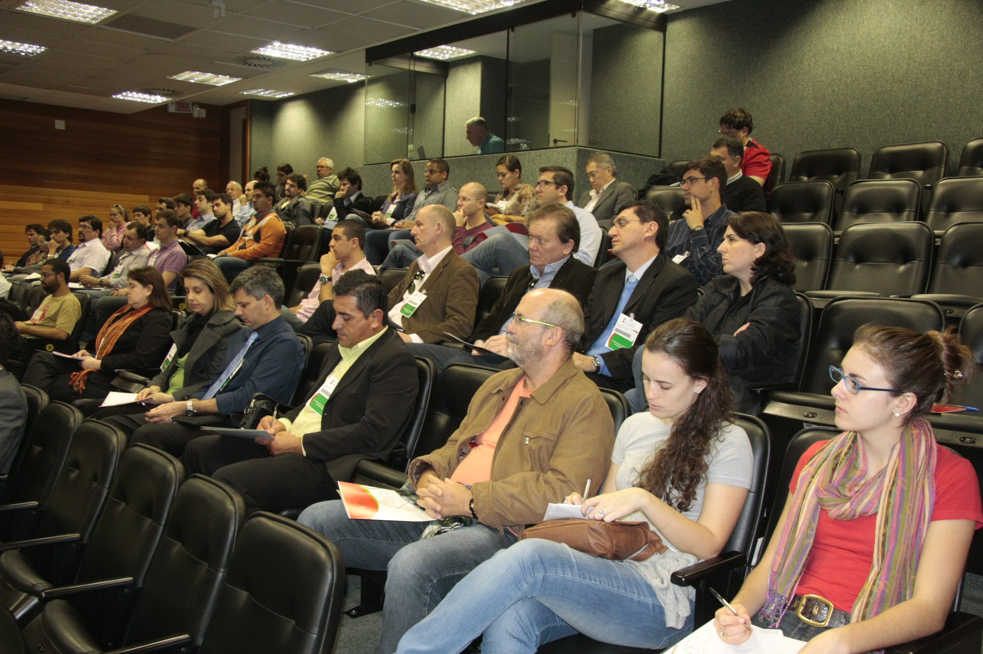 Palestra Infraestruturas e Serviços de Transporte Público no Brasil e na Europa: Soluções para financiamento, subsídios e desoneração do setor - Palestrante Profª Maria Carme Niralles Guasch.