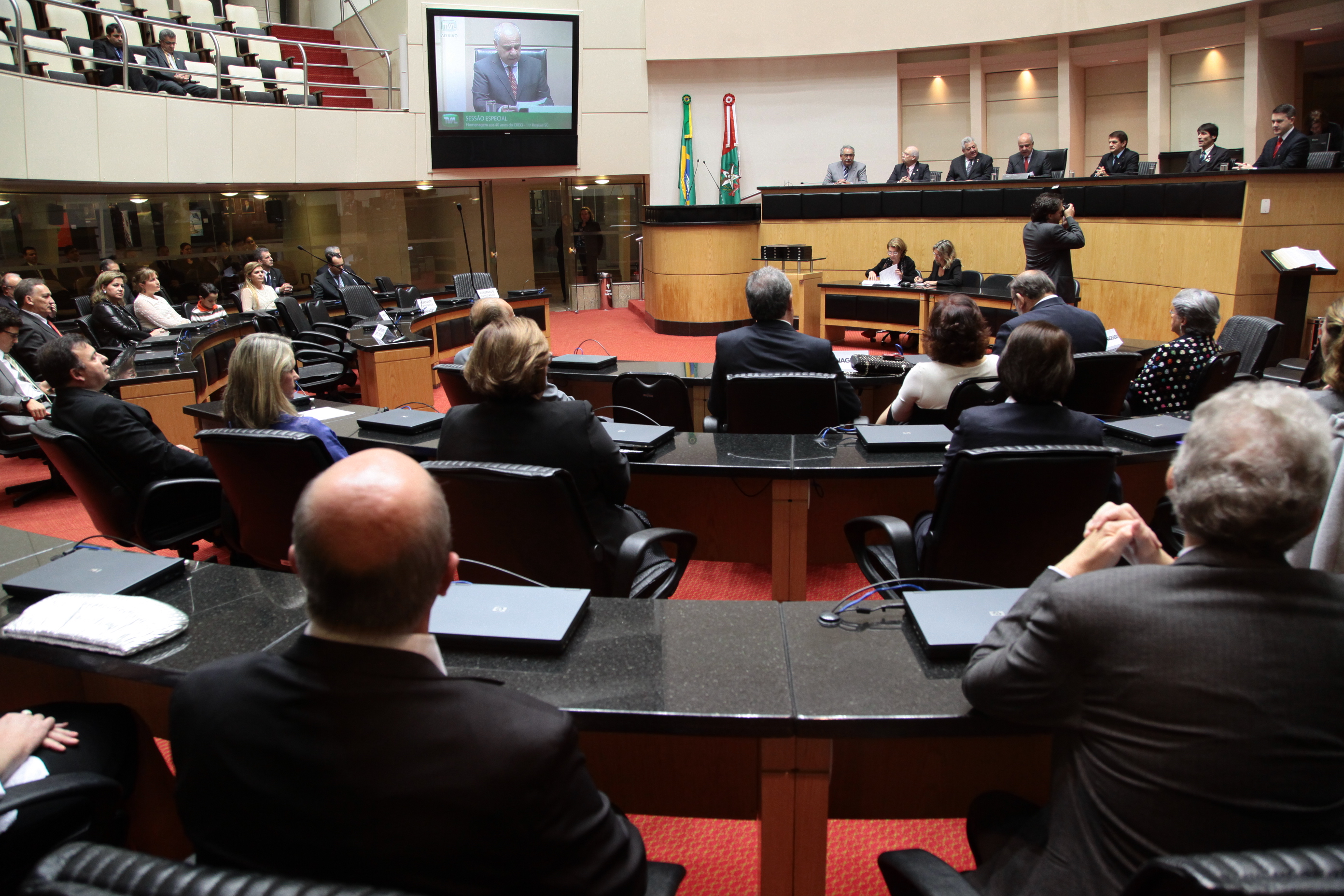 Sessão Especial em homenagem ao Conselho Regional de Corretores de Imóveis de Santa Catarina CRECI - 11ª Região/SC, pela passagem dos 40 anos de fundação. Foto: Miriam Zomer