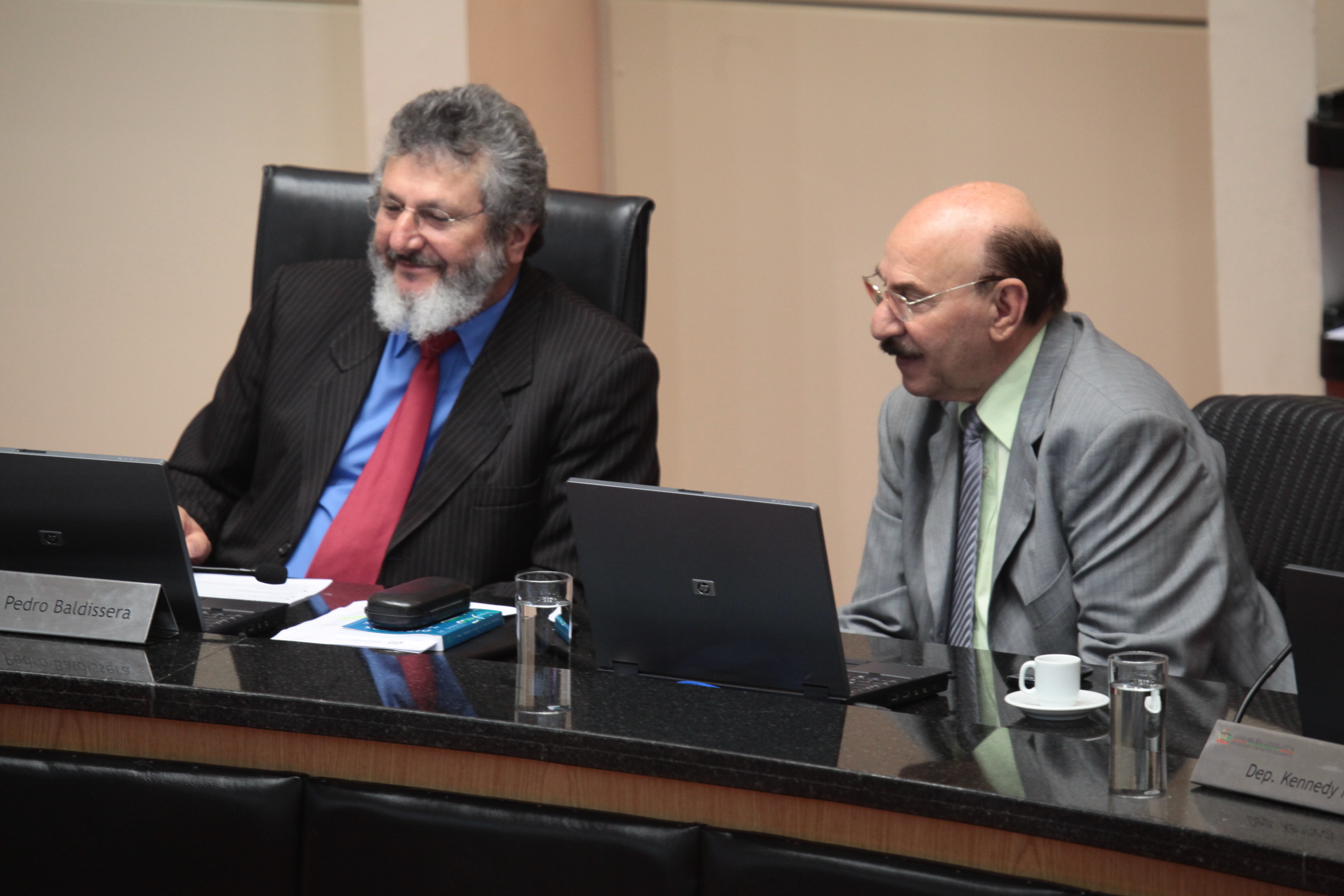 Sessão Ordinária - Horário dos Partidos. Plenário Osni Régis. Foto: Miriam Zomer
