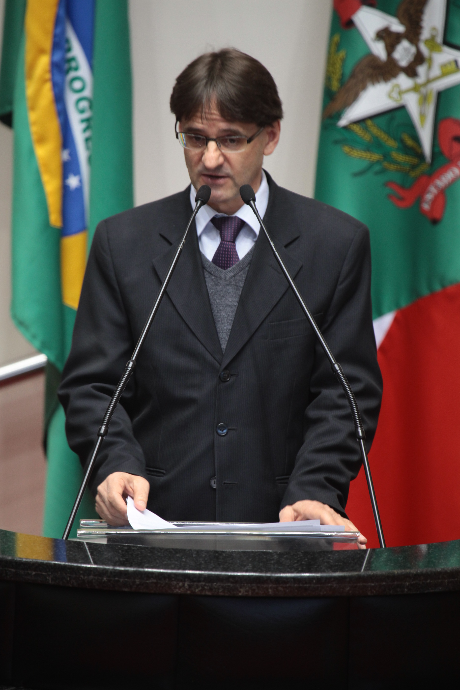 Deputado Neodi Saretta (PT). Sessão Ordinária - Horário dos Partidos. Plenário Osni Régis. Foto: Miriam Zomer