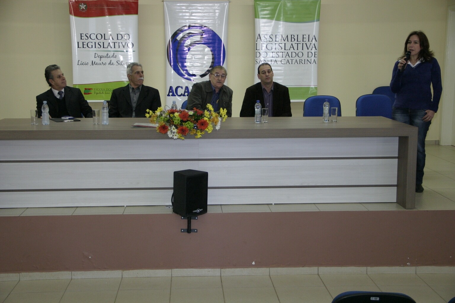 Mesa de abertura do seminário em Chapecó.