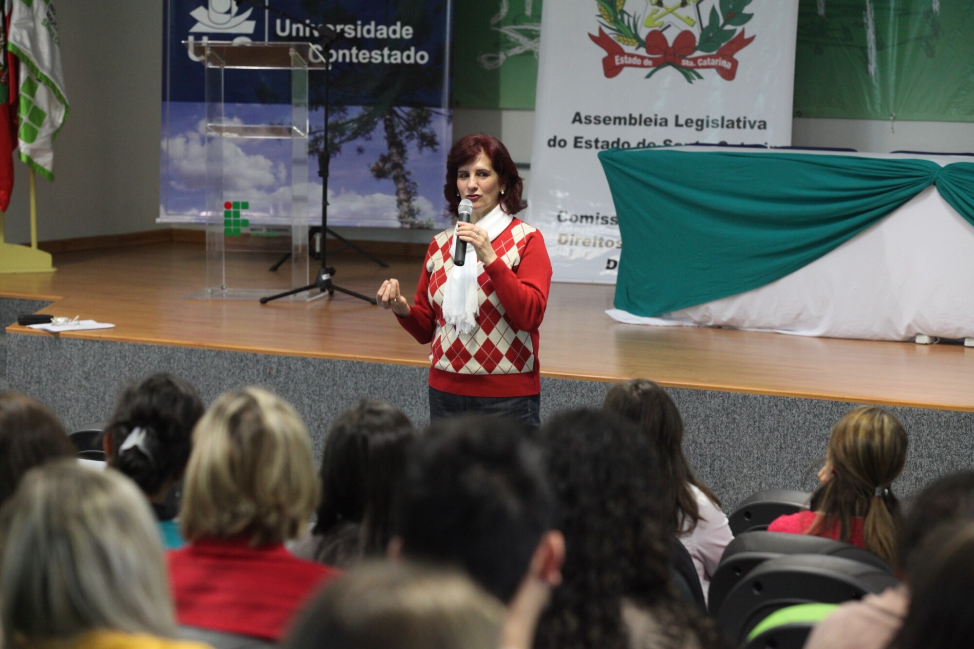 Seminário aborda inclusão dos deficientes no ensino superior