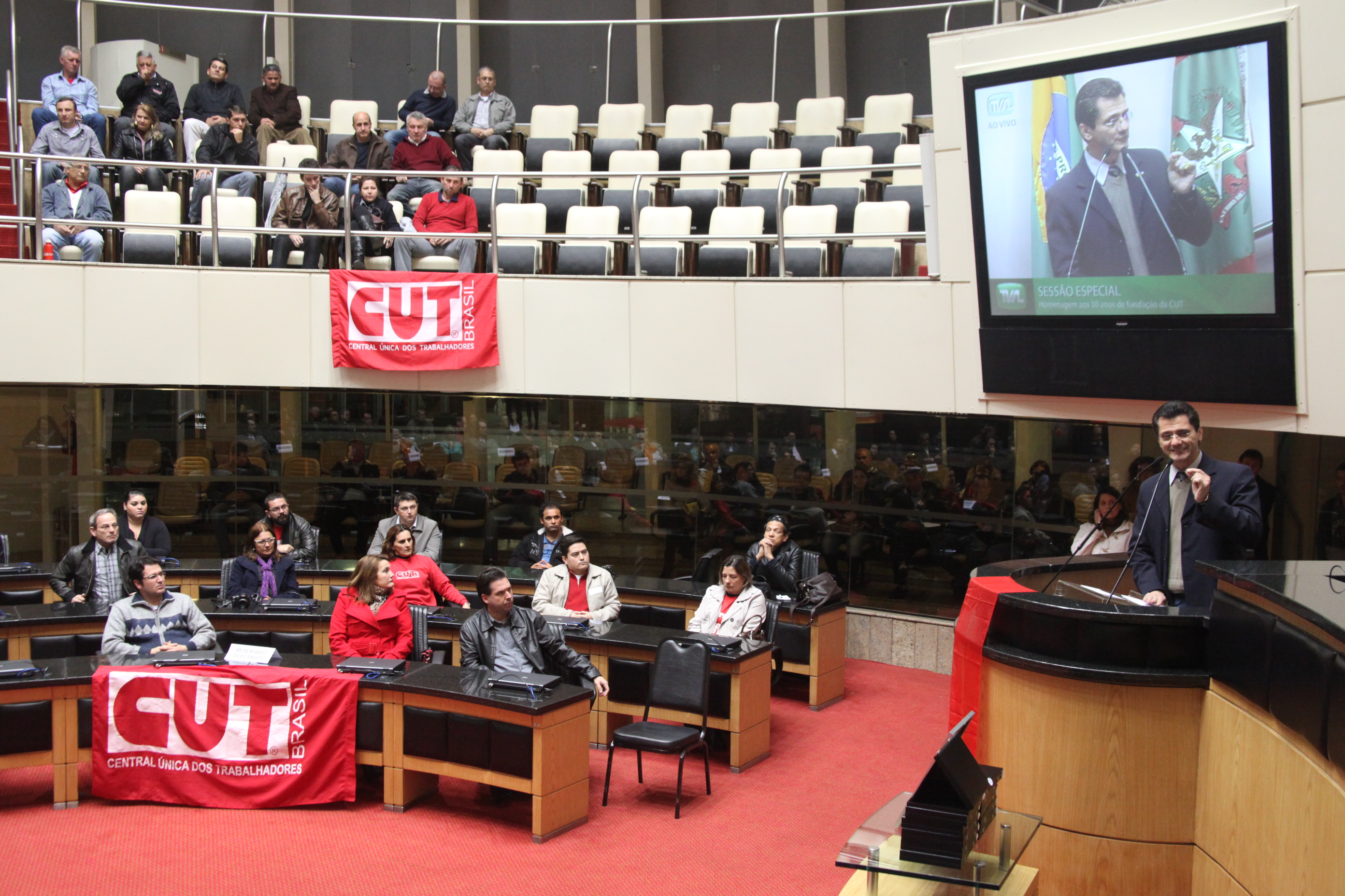 Homenagem aos 30 anos de fundação da CUT nacional. Foto: Fábio Queiroz