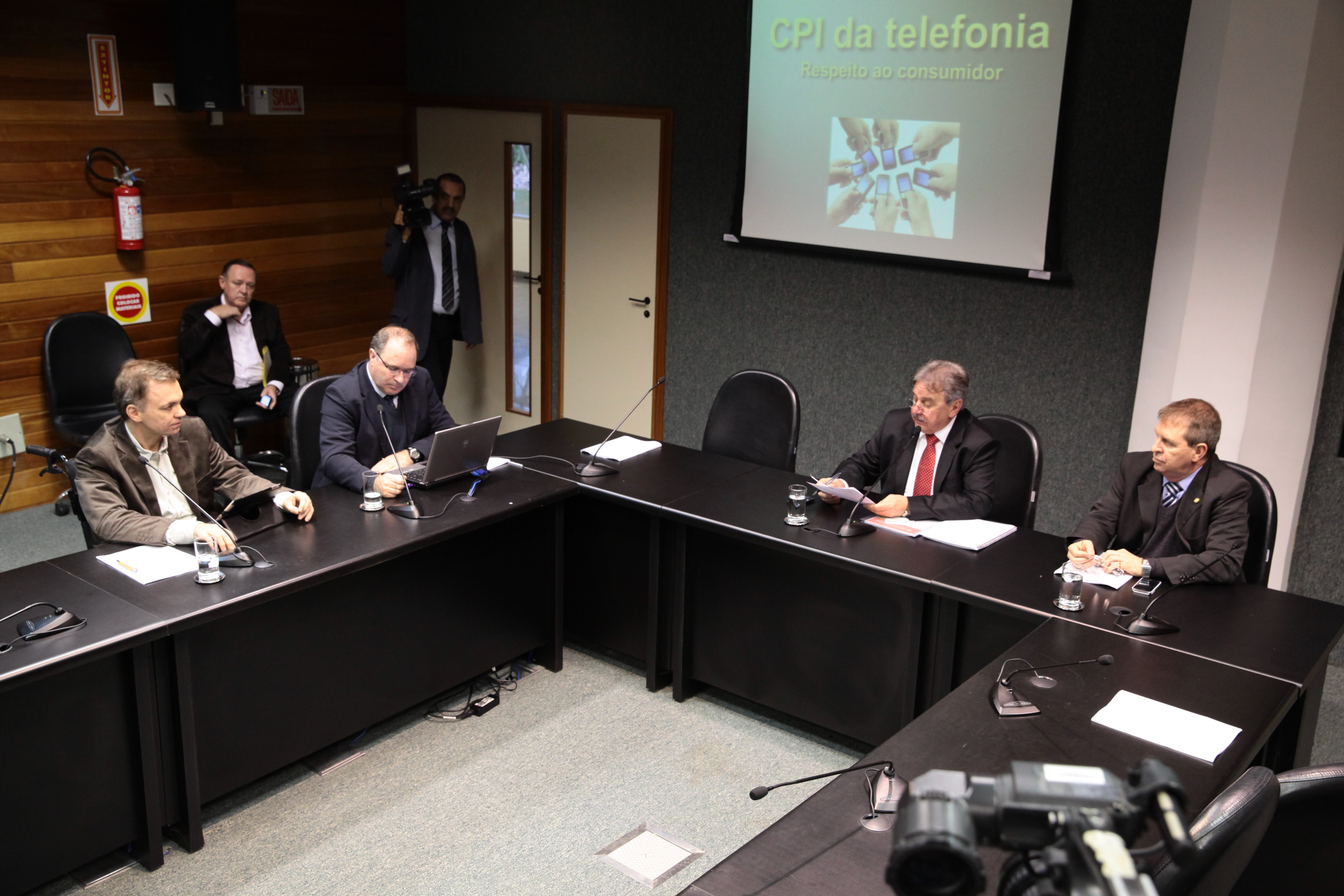 Comissão Parlamentar de Inquérito  (CPI) da Telefonia Móvel no Estado de Santa Catarina. Foto: Miriam Zomer