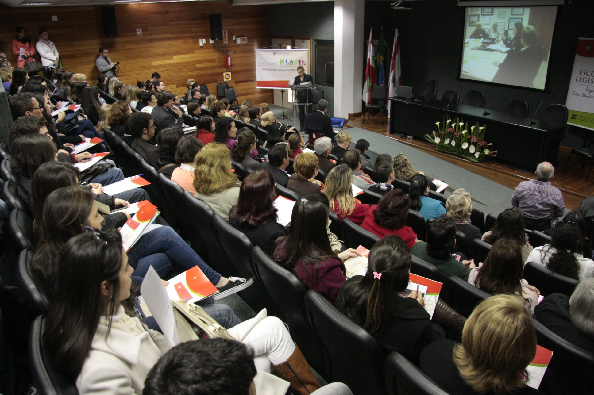 Ato Comemorativo da Semana Estadual das Pessoas com Deficiência Intelectual e Múltipla Seminário de Sensibilização dos Servidores sobre a Alesc Inclusiva. Foto: Eduardo Guedes Oliveira