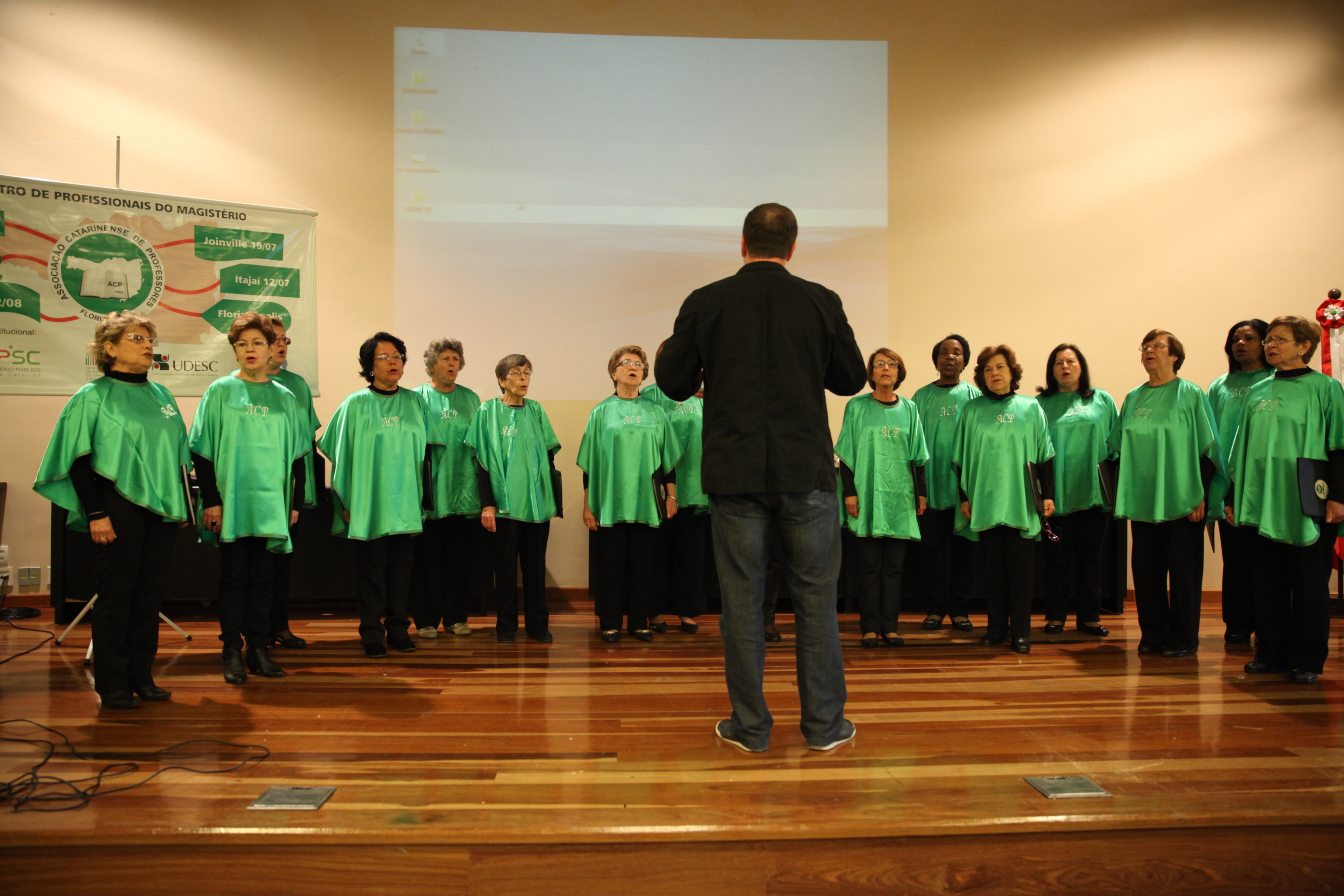 I Encontro de Profissionais do Magistério - Atividade cultural com o tema: Educação e Sociedade: cenários e desafios. Foto: Miriam Zomer