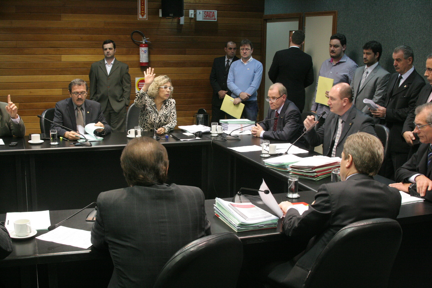 CCJ aprova projeto que dá mais direitos aos usuários do serviço de telefonia