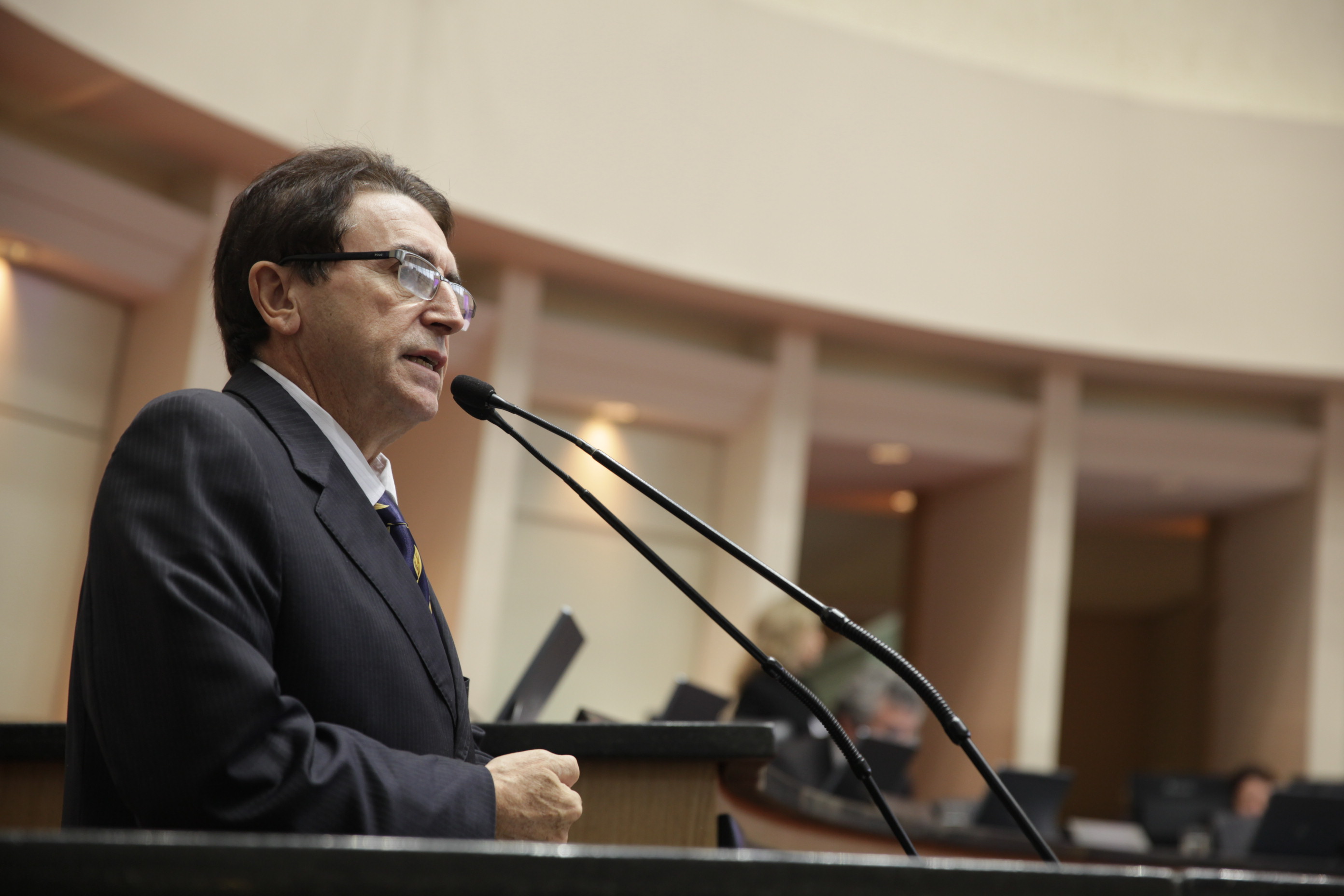 Sessão Ordinária - Plenário Osni Régis - Deputado Antonio Aguiar (PMDB) - Foto: Lucas Gabriel Diniz