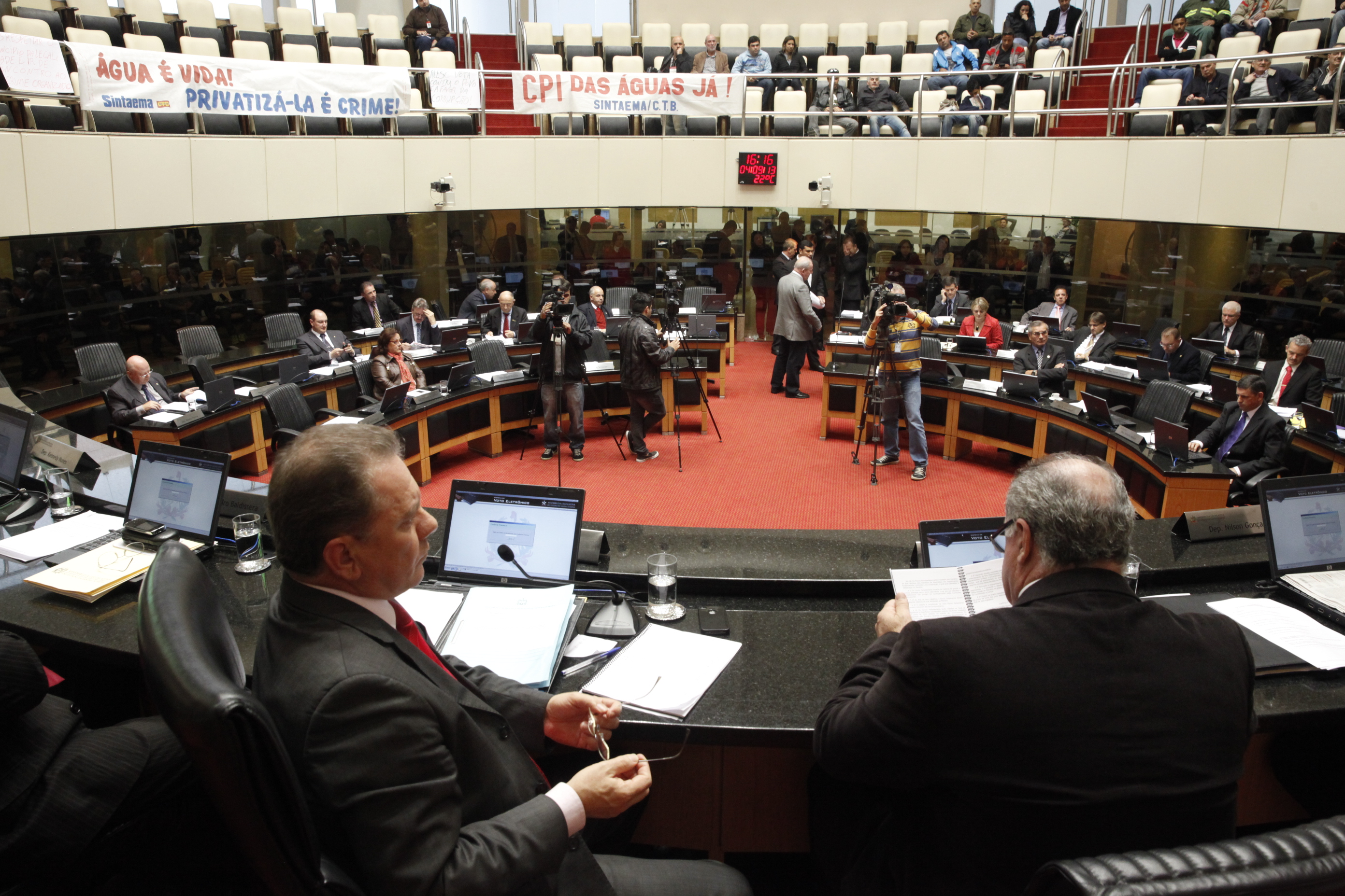 Sessão Ordinária - Plenário Osni Régis. Foto: Carlos Kilian