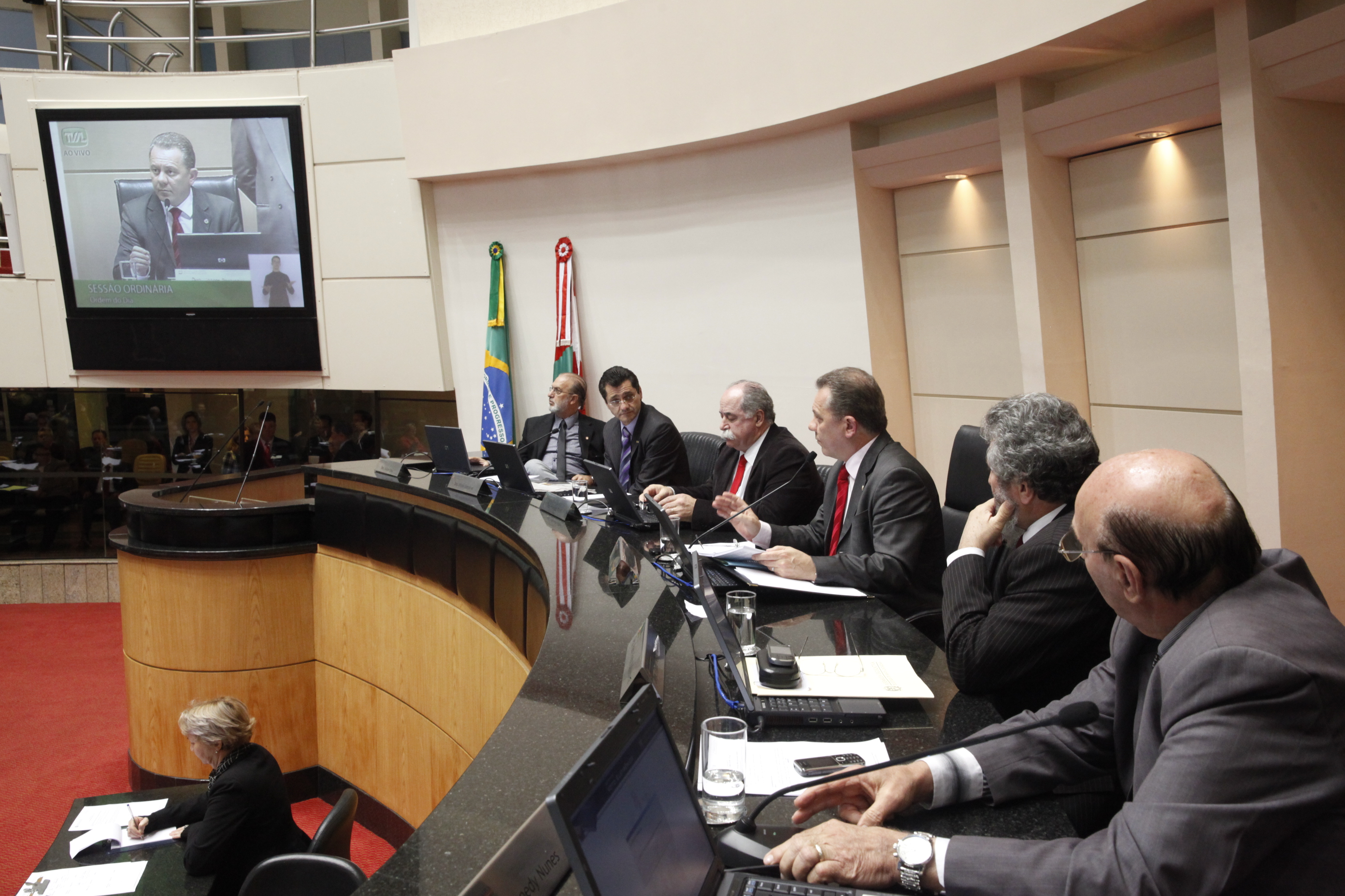 Sessão Ordinária - Plenário Osni Régis. Foto: Carlos Kilian