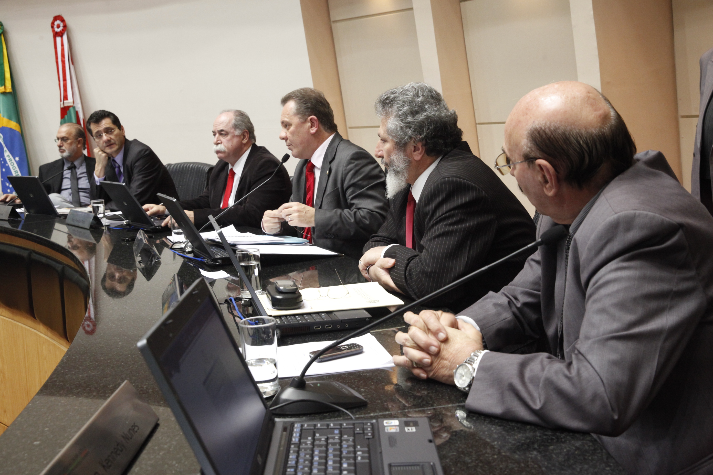 Sessão Ordinária - Plenário Osni Régis. Foto: Carlos Kilian