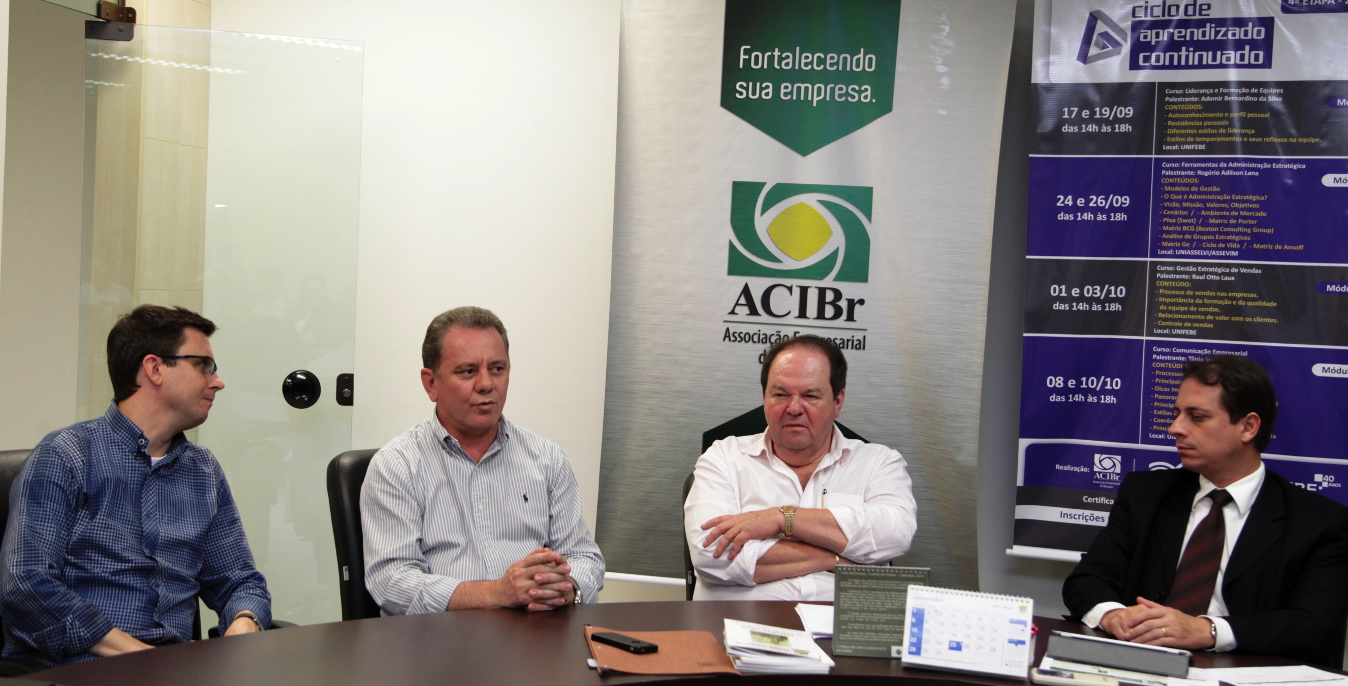 Presidente da Assembleia Legislativaq Dep Joares Ponticelli fala a Empresarios na ACIBr cobre a Reforma Politica   Foto Carlos
