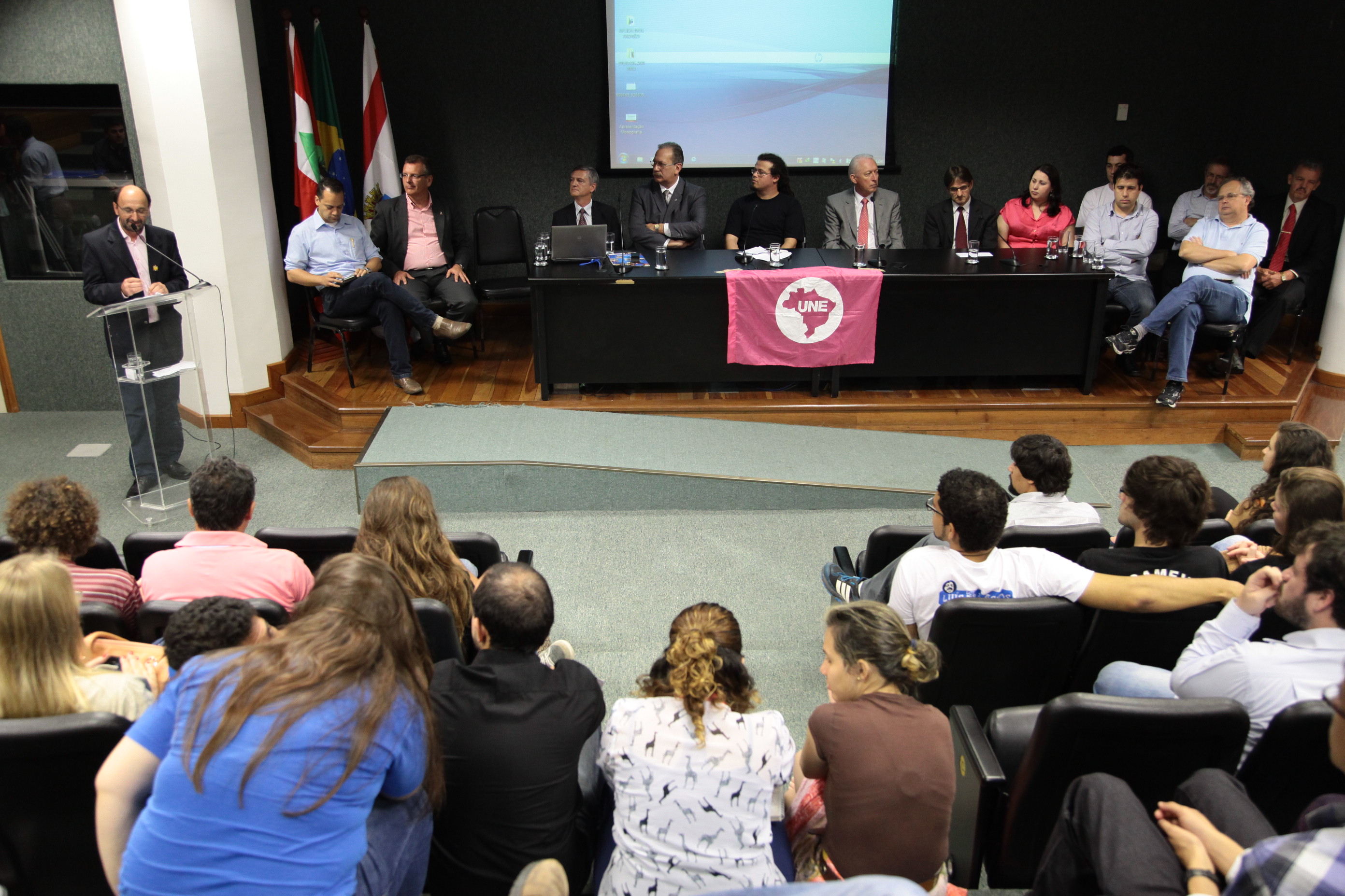 Nova Direção da União Catarinense de Estudantes - UCE/SC. Foto: Miriam Zomer/Agência AL
