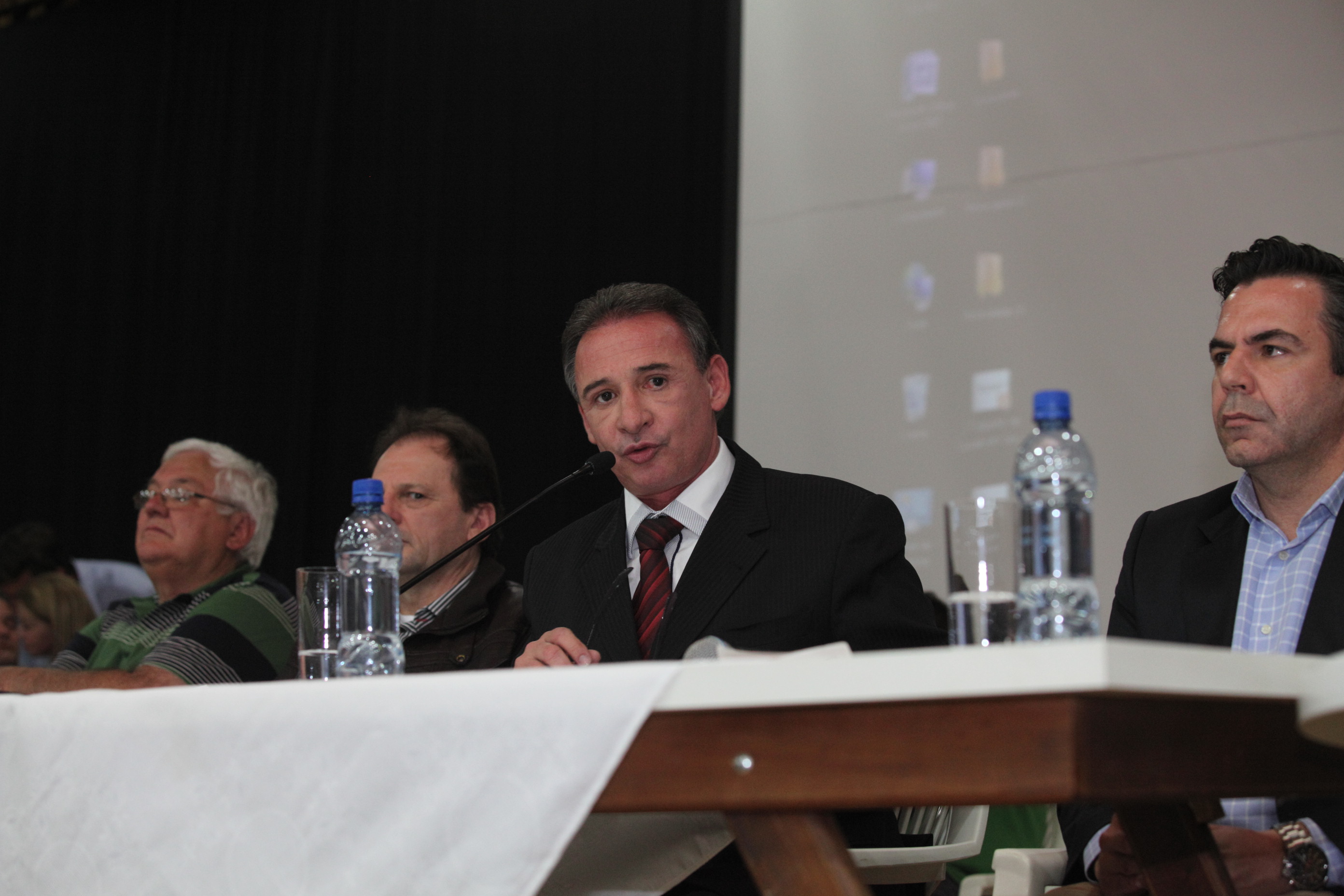 Deputado Dóia Guglielmi (PSDB) - Audiência Pública em Nova Veneza debateu os problemas na avicultura de Santa Catarina