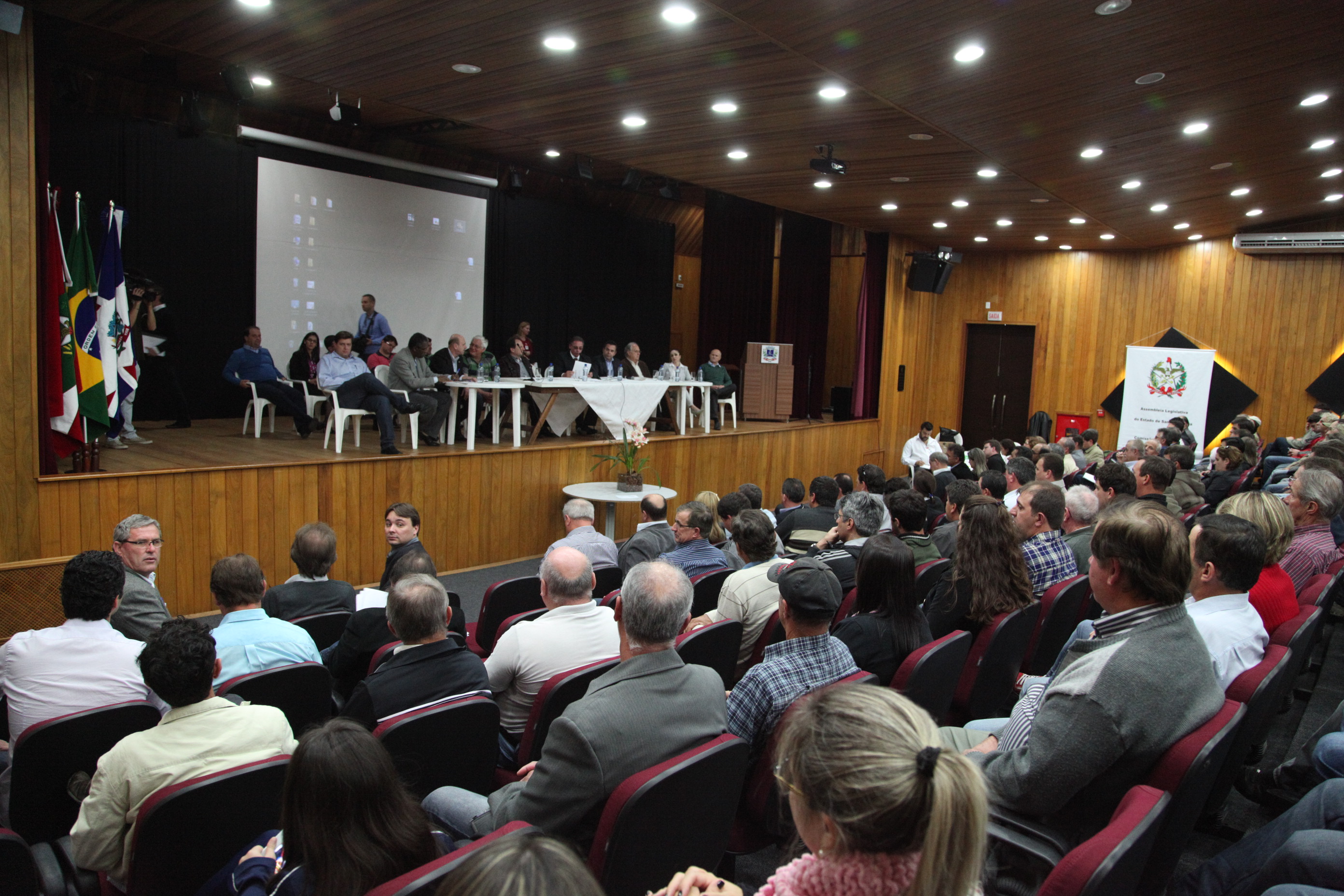 Audiência Pública em Nova Veneza debateu os problemas na avicultura de Santa Catarina