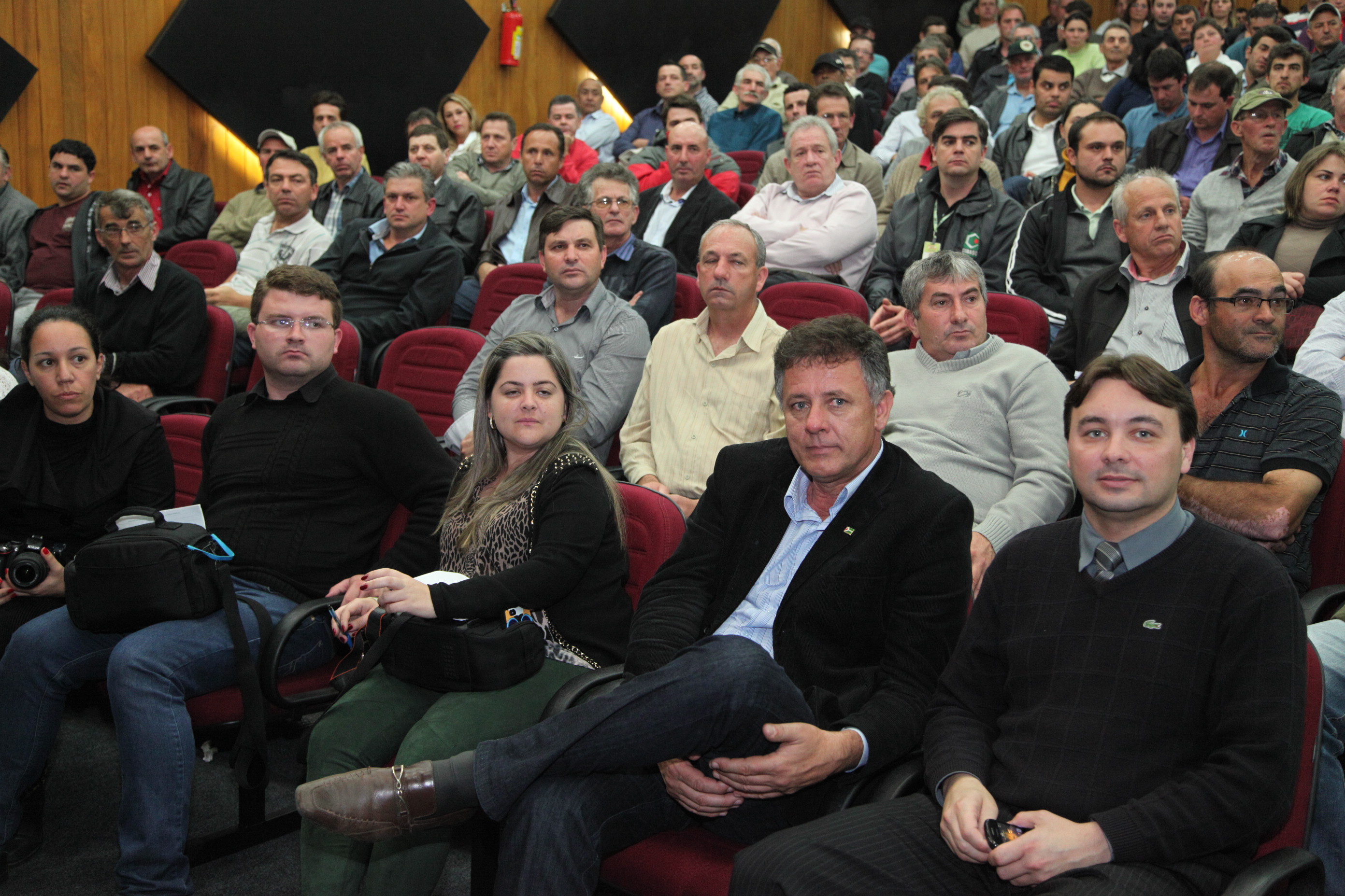 Audiência Pública em Nova Veneza debateu os problemas na avicultura de Santa Catarina