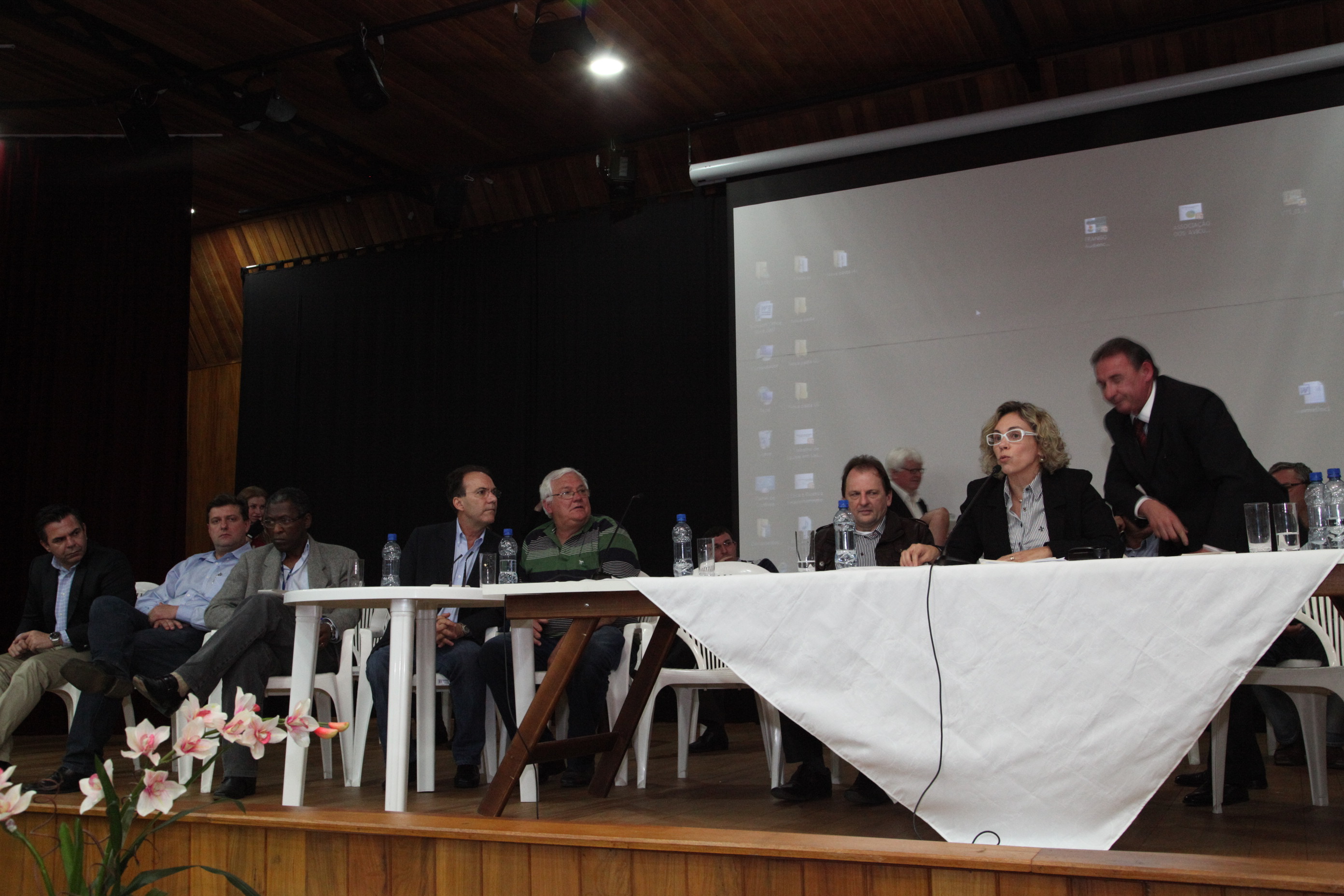 Audiência Pública em Nova Veneza debateu os problemas na avicultura de Santa Catarina