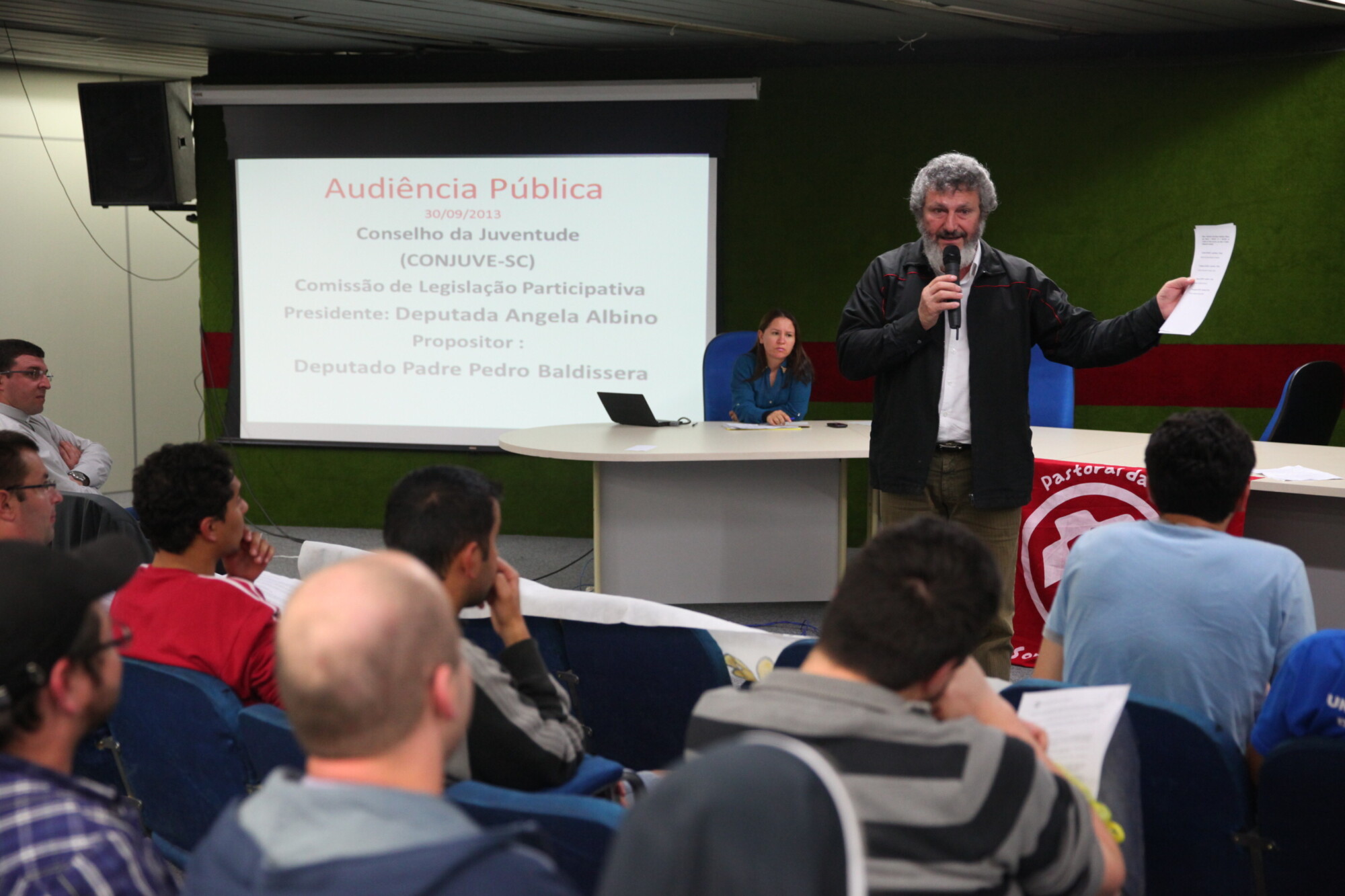 Criciúma abre ciclo de debates sobre a criação do Conselho da Juventude