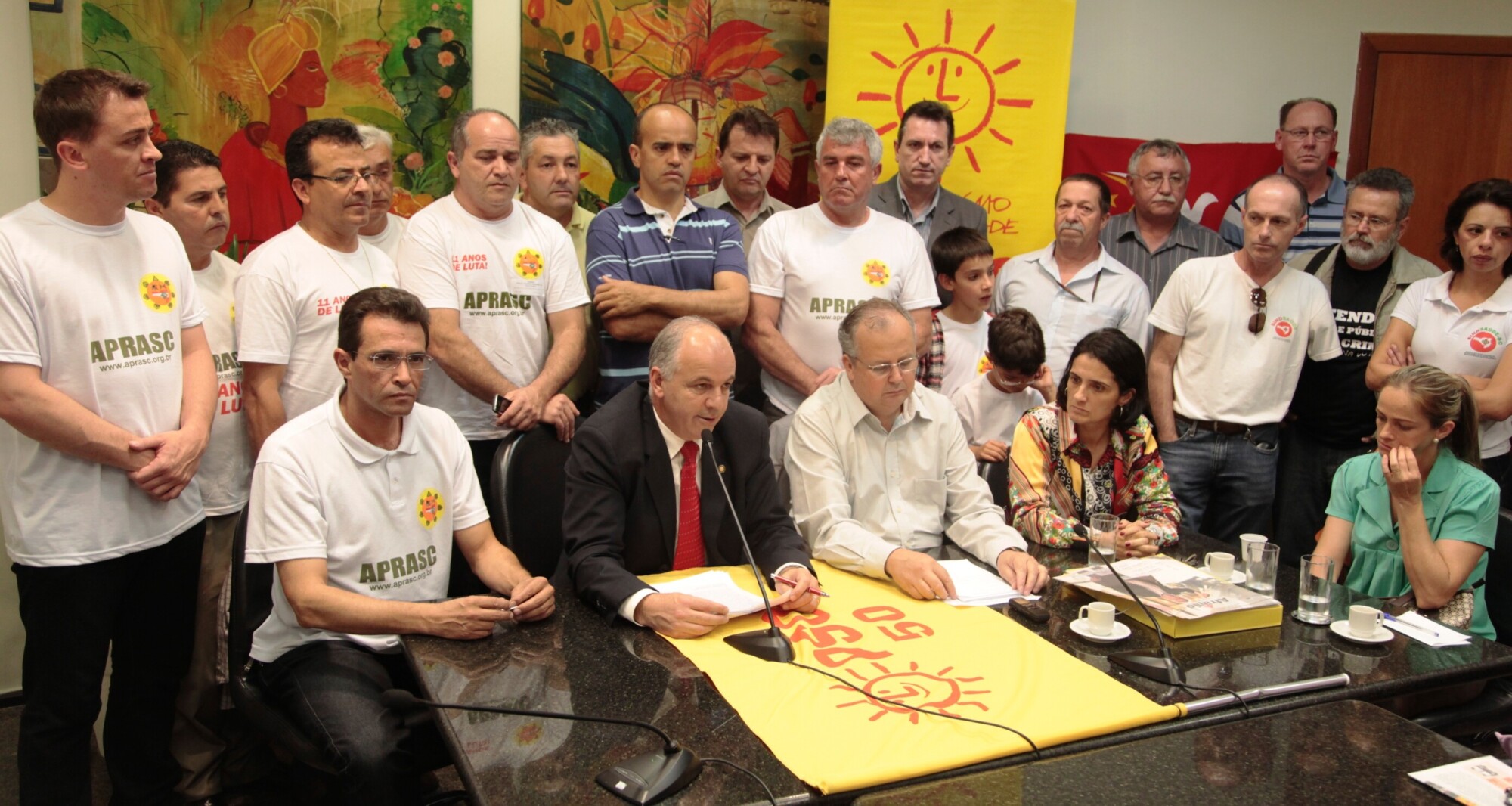 Sargento Amauri Soares assina ficha de filiação do PSOL